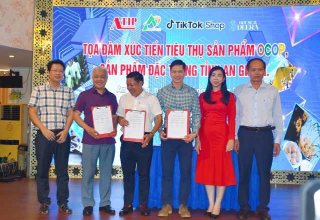 236088-tiktok-cho-phien-ocop-huong-vi-an-giang