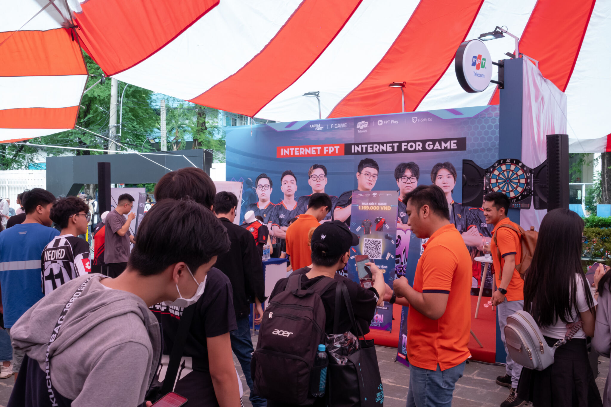 FPT Telecom cung cấp Internet cho các tuyển thủ và hàng ngàn GenZ tham gia VCT Challengers Vietnam Split 2 FPT Telecom cung cấp Internet cho các tuyển thủ và hàng ngàn GenZ tham gia VCT Challengers Vietnam Split 2