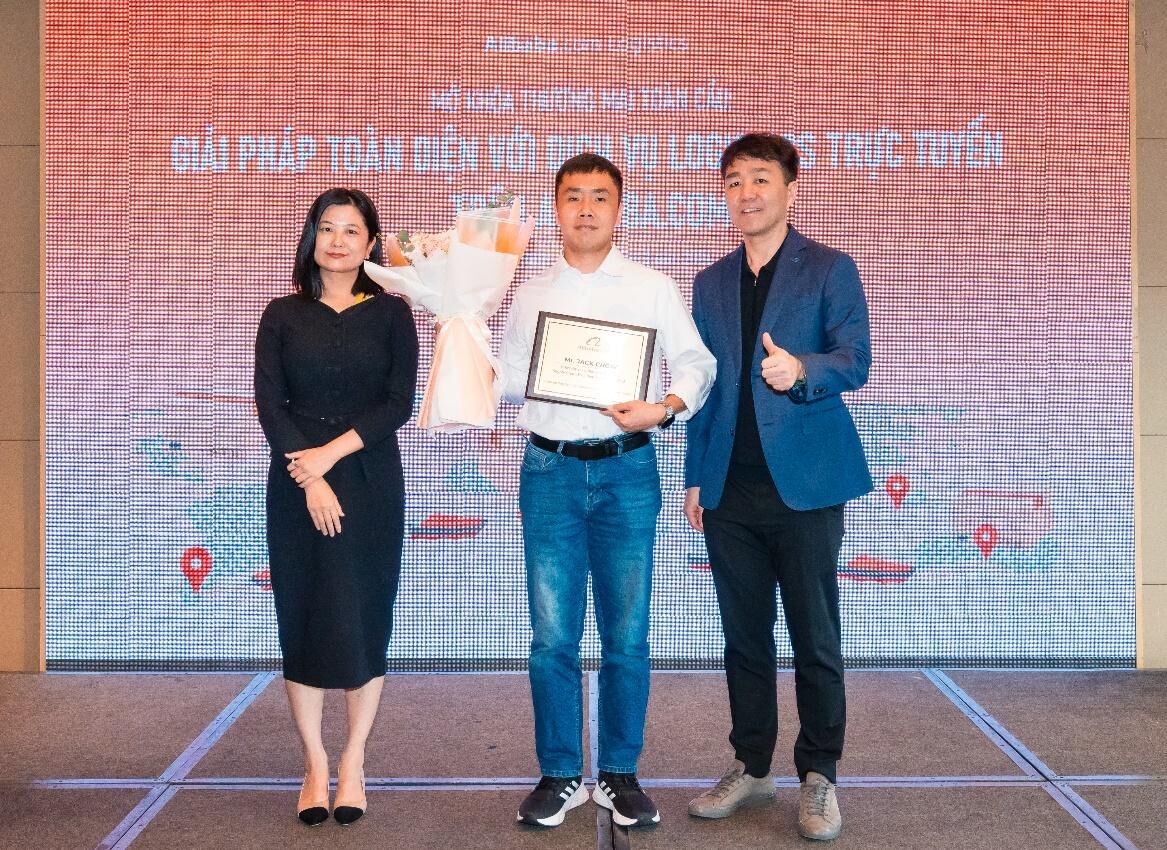 Alibaba.com ra mắt dịch vụ logistics trực tuyến, tăng cường cam kết với các doanh nghiệp Việt Alibaba.com ra mắt dịch vụ logistics trực tuyến, tăng cường cam kết với các doanh nghiệp Việt