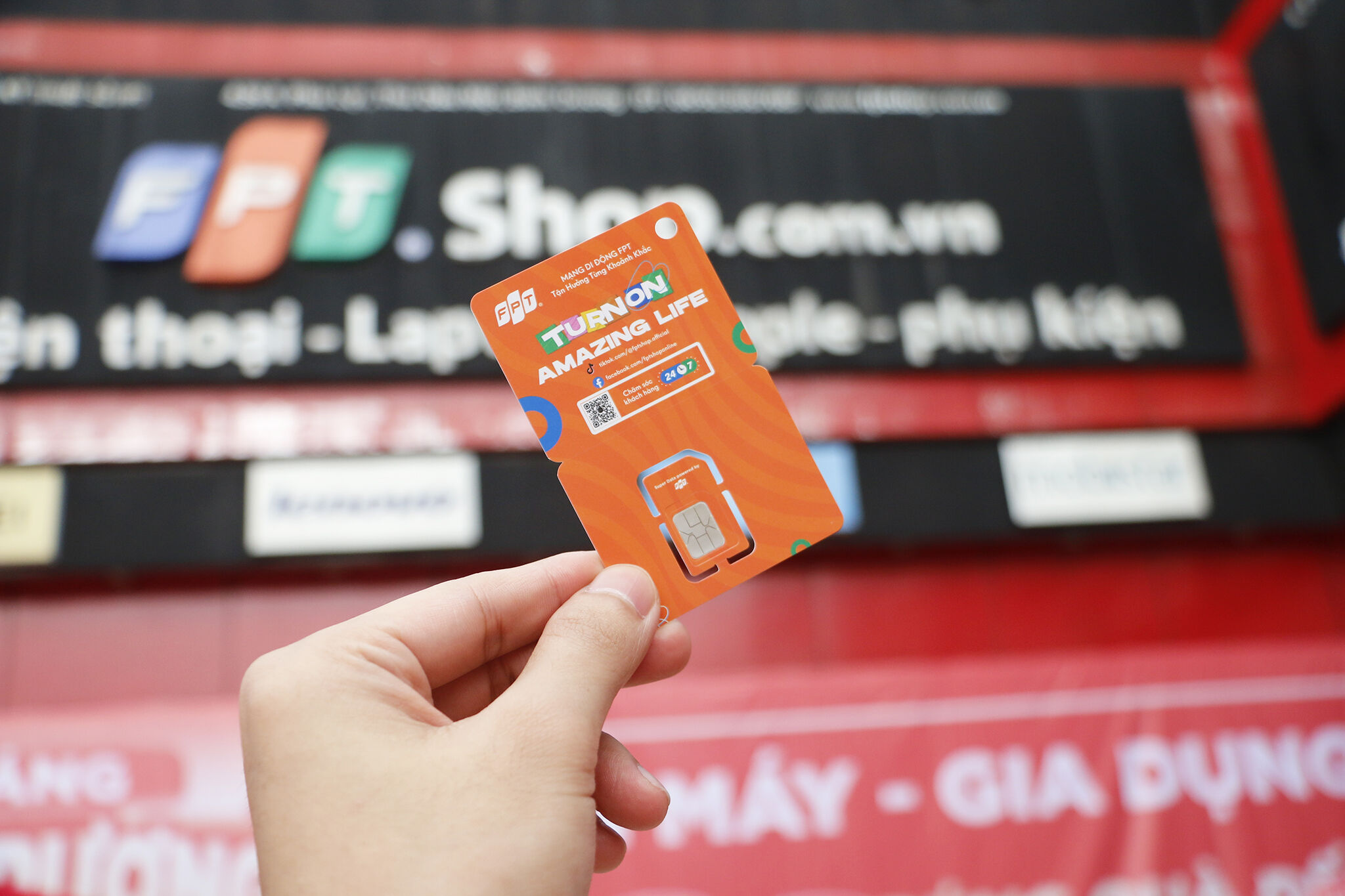 FPT Shop thu cũ máy 2G lên đến 600.000 đồng và tặng kèm nhiều ưu đãi khi ‘lên đời’ máy 4G FPT Shop thu cũ máy 2G lên đến 600.000 đồng và tặng kèm nhiều ưu đãi khi ‘lên đời’ máy 4G