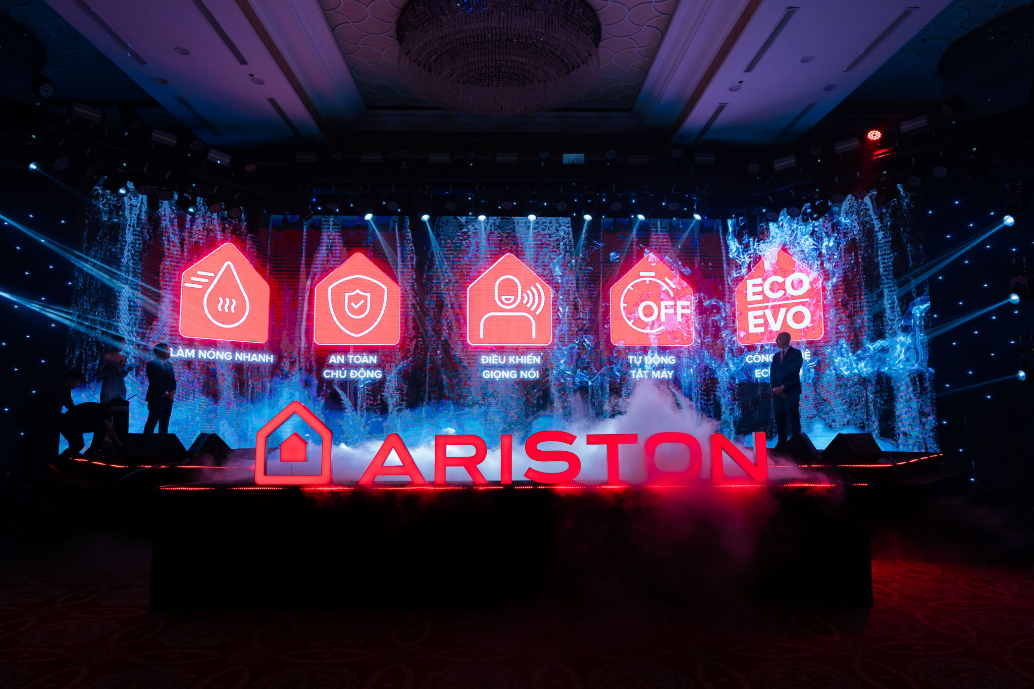 Ariston ra mắt bình nước nóng Slim3, mở ra kỷ nguyên thông minh trong không gian phòng tắm Ariston ra mắt bình nước nóng Slim3, mở ra kỷ nguyên thông minh trong không gian phòng tắm