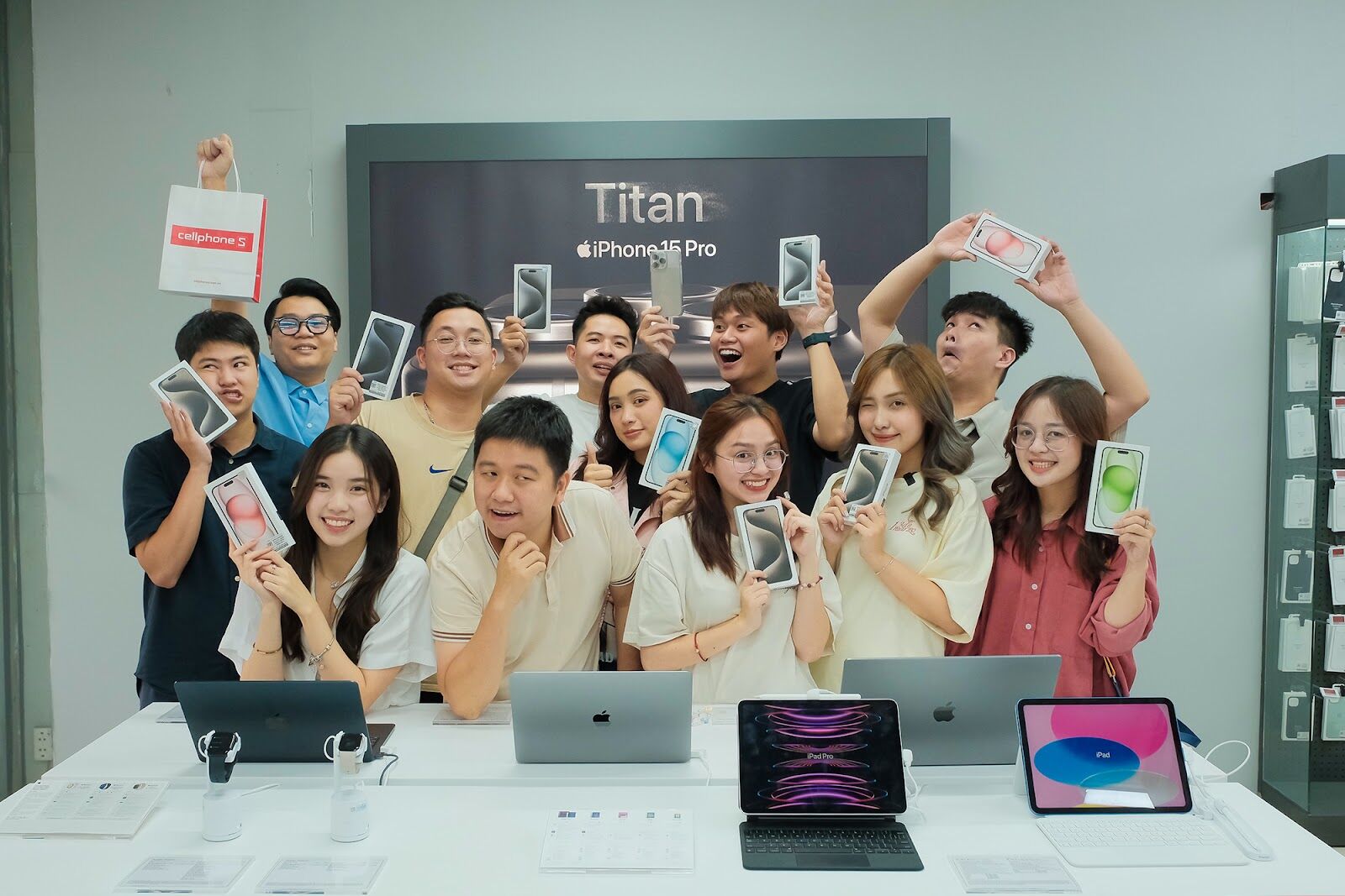 CellphoneS đặt mục tiêu tăng trưởng hơn 50% với iPhone 16 series CellphoneS đặt mục tiêu tăng trưởng hơn 50% với iPhone 16 series
