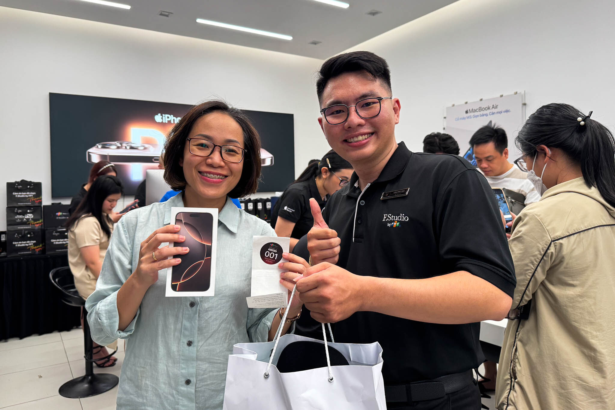 FPT Shop và F.Studio by FPT chính thức mở bán iPhone 16 Series trên toàn quốc FPT Shop và F.Studio by FPT chính thức mở bán iPhone 16 Series trên toàn quốc