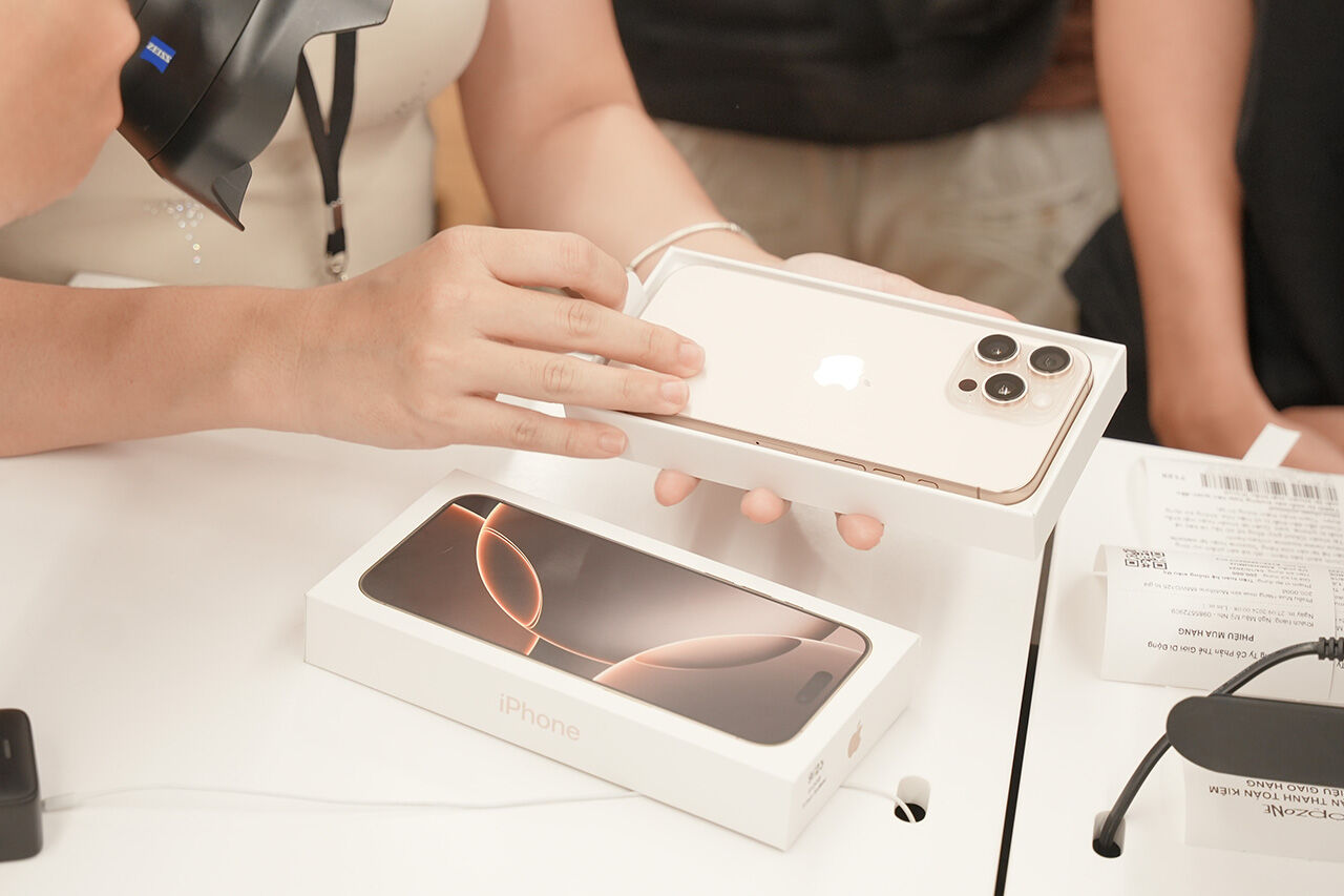 Dẫn đầu số lượng đặt hàng iPhone 16 series tại Việt Nam, TopZone lần đầu tiên mở bán iPhone không cần cọc Dẫn đầu số lượng đặt hàng iPhone 16 series tại Việt Nam, TopZone lần đầu tiên mở bán iPhone không cần cọc