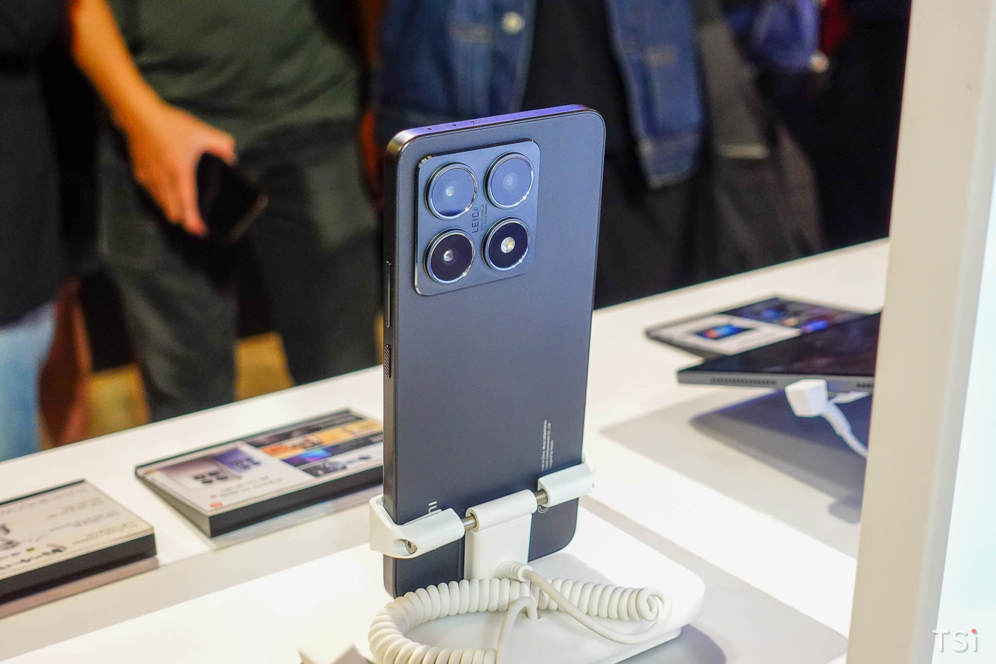 Xiaomi 14T Series ra mắt tại Việt Nam, giá khởi điểm 13 triệu đồng Xiaomi 14T Series ra mắt tại Việt Nam, giá khởi điểm 13 triệu đồng