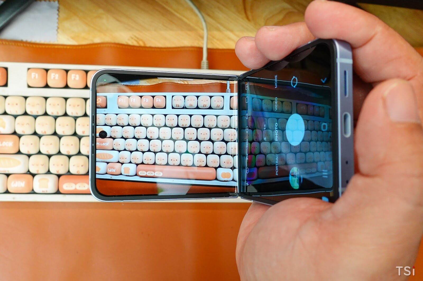 Có thể bạn chưa biết đầy đủ tính năng FlexCam, Flex Mode trên Galaxy Z Flip6 Có thể bạn chưa biết đầy đủ tính năng FlexCam, Flex Mode trên Galaxy Z Flip6