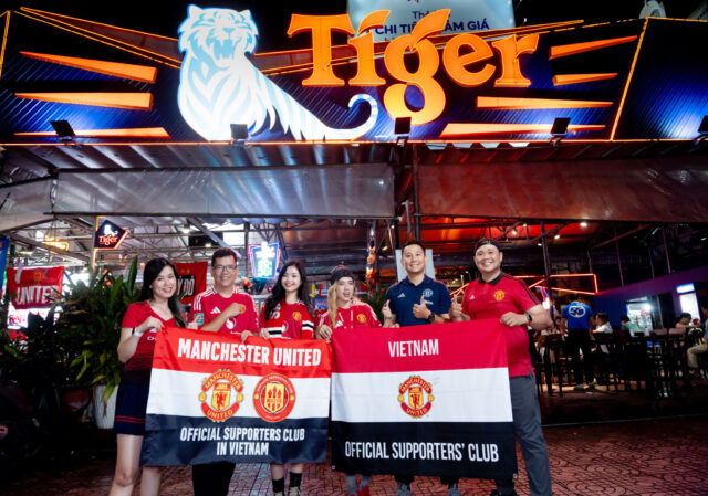 171024-tiger-bia-chinh-thuc-manchester-united-4