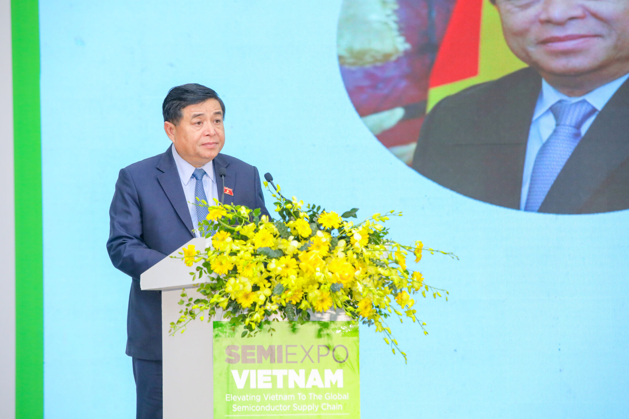 CMC tạo ấn tượng tại triển lãm ngành công nghiệp bán dẫn Việt Nam 2024 CMC tạo ấn tượng tại triển lãm ngành công nghiệp bán dẫn Việt Nam 2024