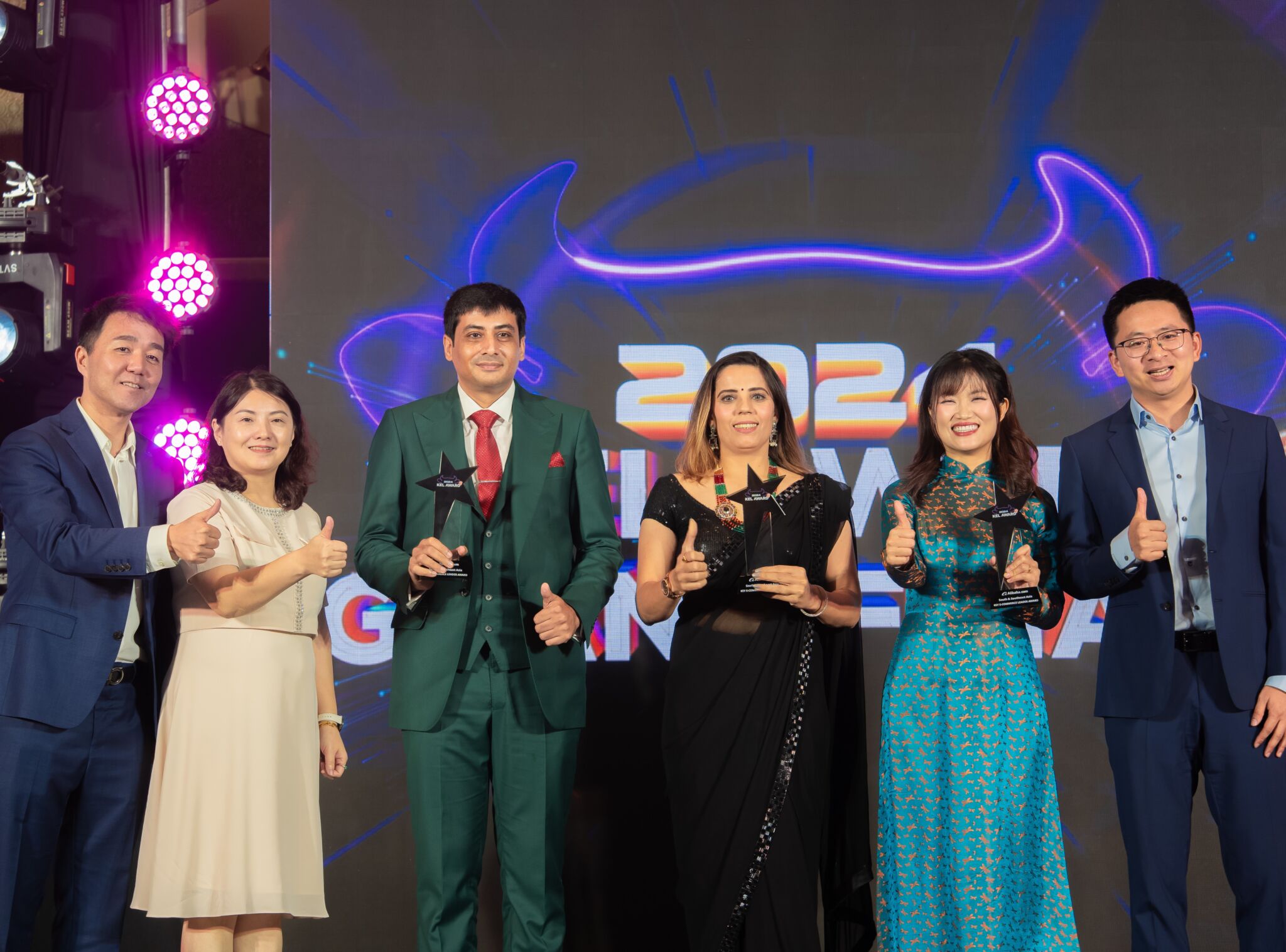 Alibaba.com tổ chức đêm chung kết KEL Award tại Việt Nam Những nhà bán hàng B2B xuất sắc từ Nam Á và Đông Nam Á được vinh danh tại đêm chung kết KEL Award của alibaba.com