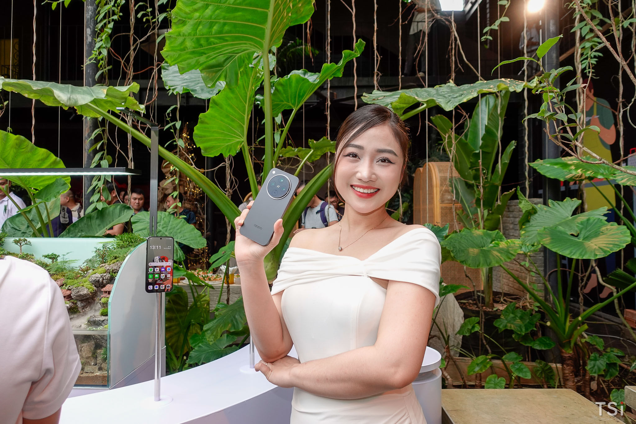 OPPO Find X8 Series chính thức: Zoom viễn vọng AI, siêu sạc nhanh Super VOOC 80W OPPO Find X8 Series chính thức: Zoom viễn vọng AI, siêu sạc nhanh Super VOOC 80W