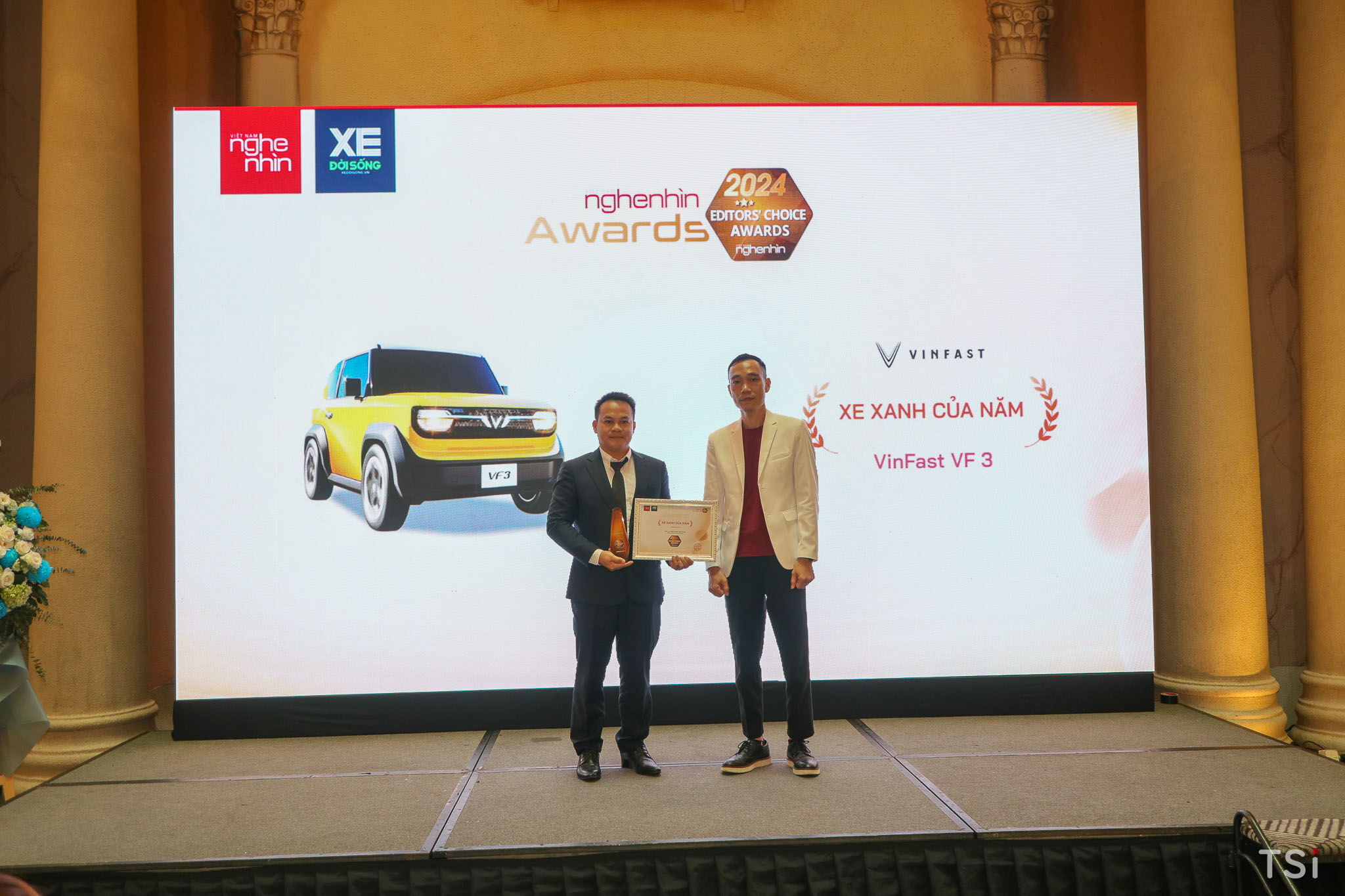 Tạp chí Nghe Nhìn Việt Nam trao giải Editors’ Choice Awards 2024 Tạp chí Nghe Nhìn Việt Nam trao giải Editors’ Choice Awards 2024