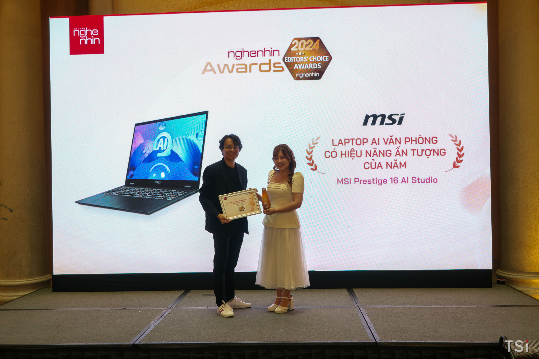 Tạp chí Nghe Nhìn Việt Nam trao giải Editors’ Choice Awards 2024 Tạp chí Nghe Nhìn Việt Nam trao giải Editors’ Choice Awards 2024