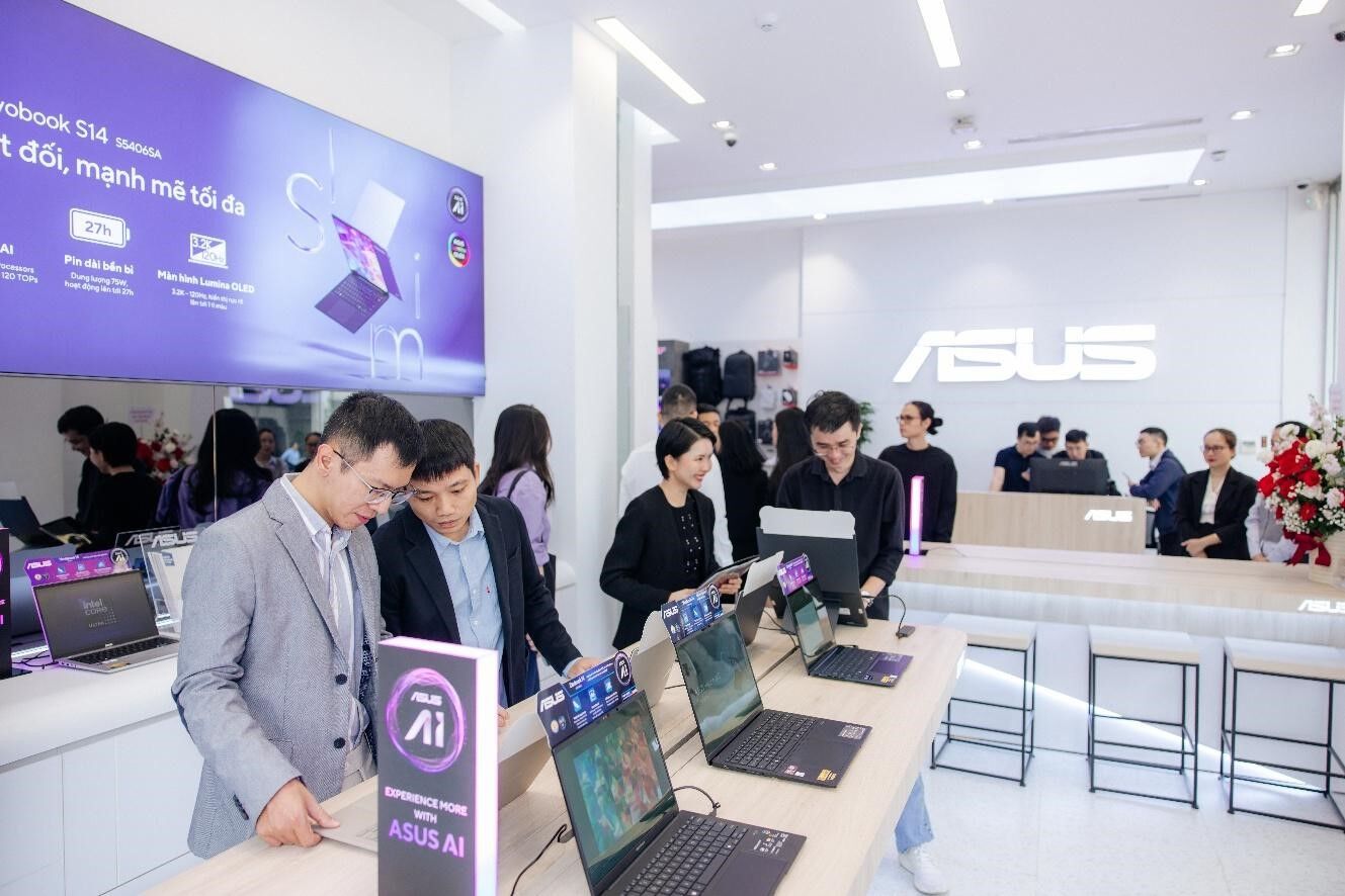 Khai trương ASUS Exclusive Store đầu tiên tại Việt Nam ASUS chính thức khai trương ASUS Exclusive Store đầu tiên tại Việt Nam