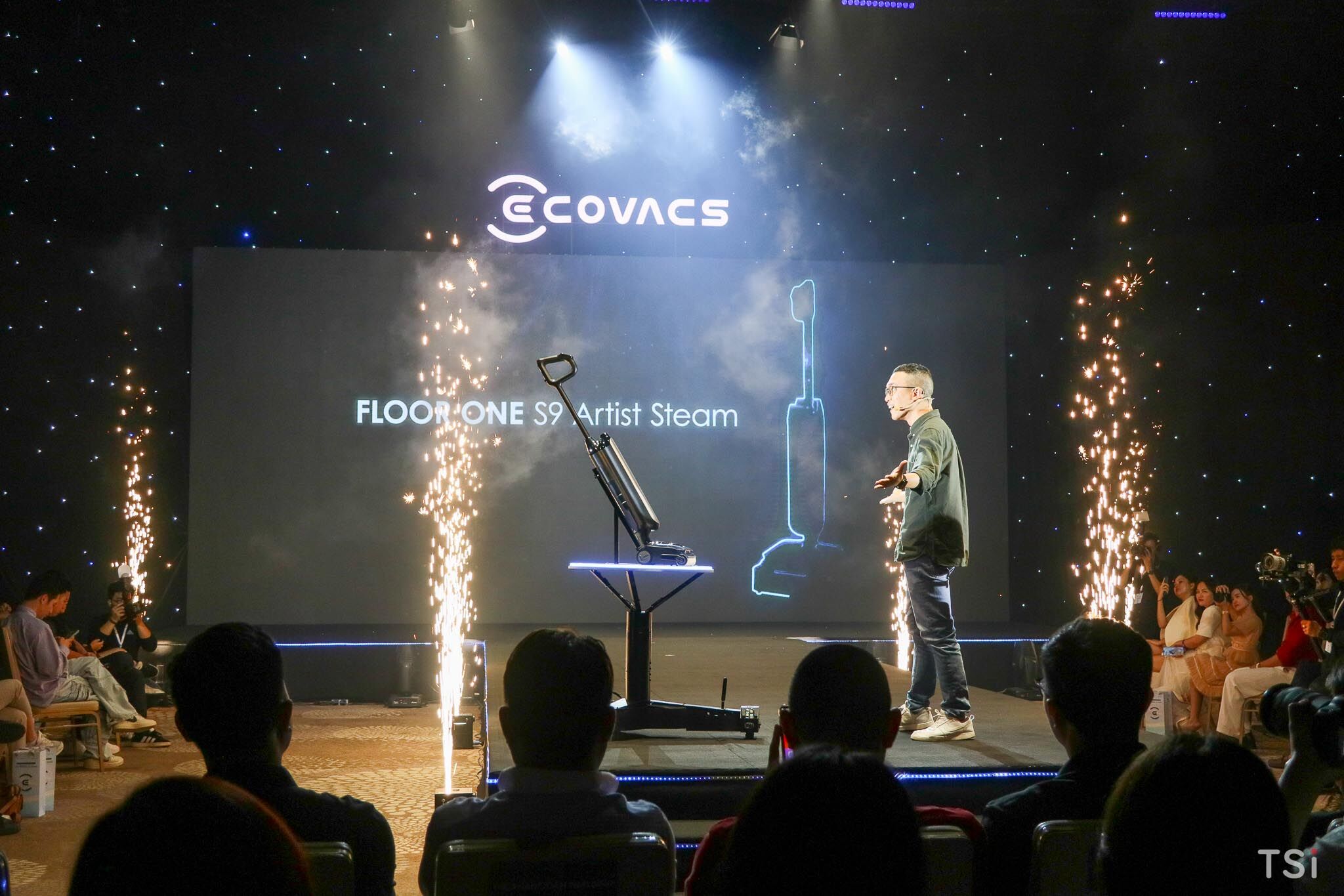 ECOVACS ra mắt giải pháp hút bụi & lau sàn thông minh hoàn toàn mới, sức mạnh làm sạch vượt trội gấp 16 lần - one roll to shine ECOVACS ra mắt giải pháp hút bụi & lau sàn thông minh hoàn toàn mới, sức mạnh làm sạch vượt trội gấp 16 lần - one roll to shine