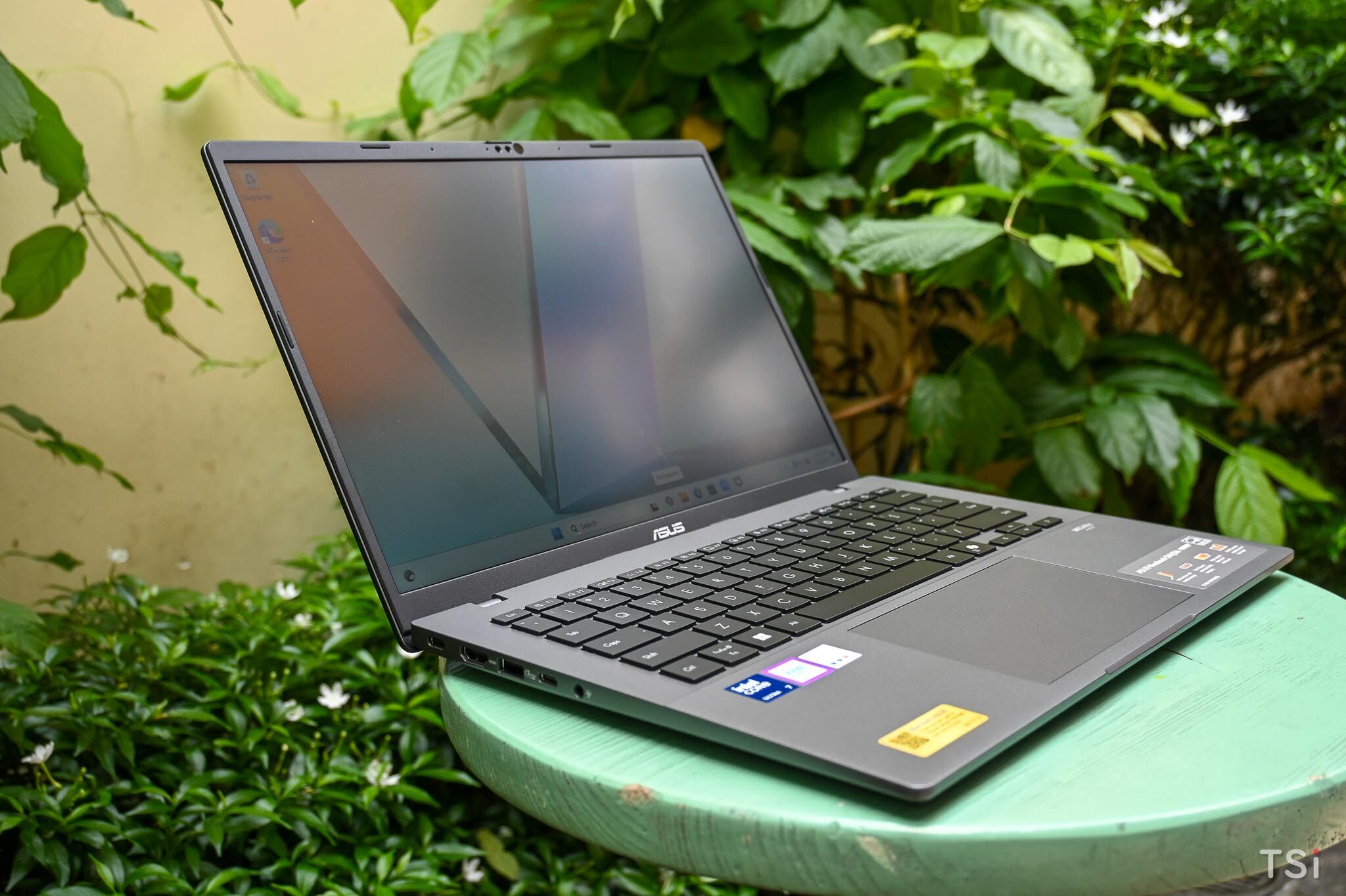 ASUS ra mắt Vivobook S14/S16 mỏng nhẹ với chip Intel Core H-series, thời lượng pin lâu tới 20 giờ ASUS ra mắt Vivobook S14/S16 mỏng nhẹ với chip Intel Core H-series, thời lượng pin lâu tới 20 giờ