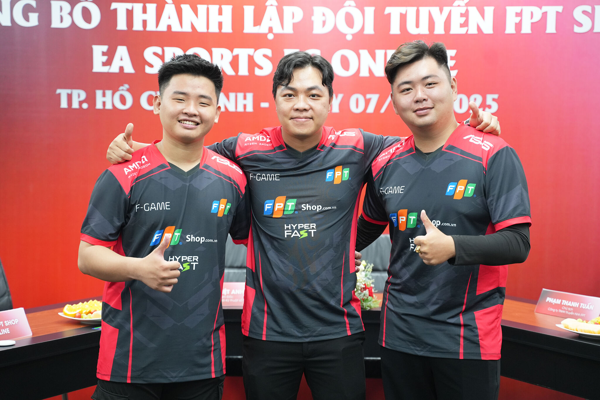 FPT Shop chính thức “ra sân” eSports với đội tuyển FPT SHOP FC ONLINE FPT Shop chính thức “ra sân” eSports với đội tuyển FPT SHOP FC ONLINE