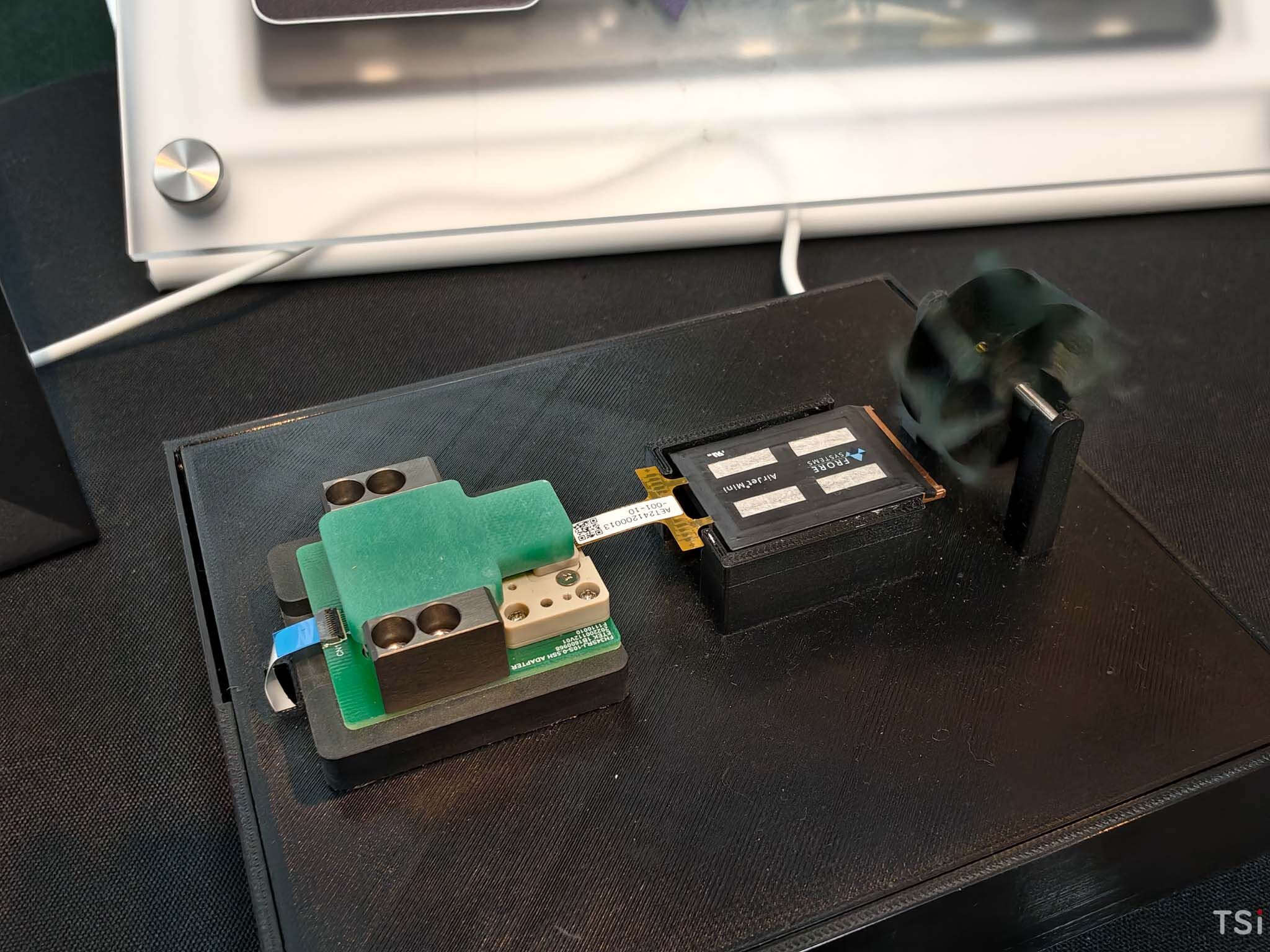 Frore Systems mang công nghệ tản nhiệt thể rắn AirJet đến Computex 2025 Frore Systems mang công nghệ tản nhiệt thể rắn AirJet đến Computex 2025