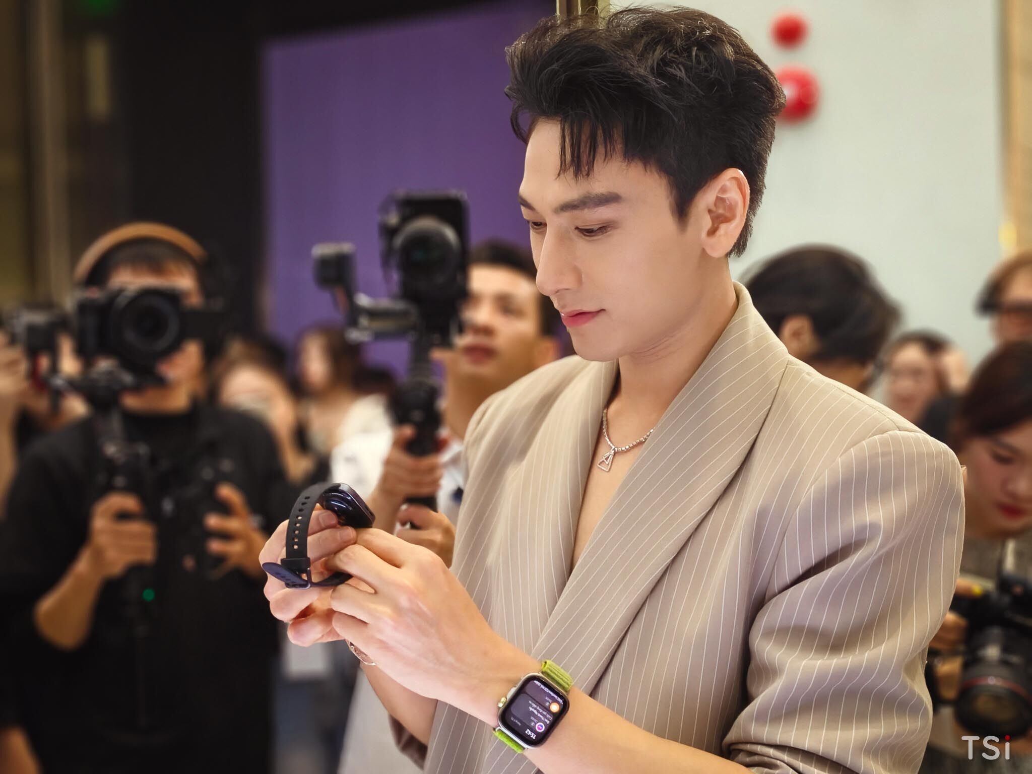HUAWEI WATCH FIT 4 Series ra mắt thị trường Việt Nam