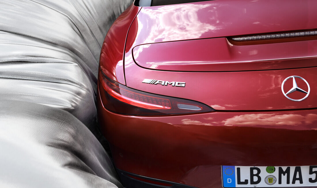 Mercedes-AMG SL 63 S E PERFORMANCE với sức mạnh vượt 800 mã lực nhờ công nghệ Hybrid E Huyền thoại Mercedes AMG SL 63 trở lại – Sức mạnh vượt 800 mã lực nhờ công nghệ Hybrid E PERFORMANCE