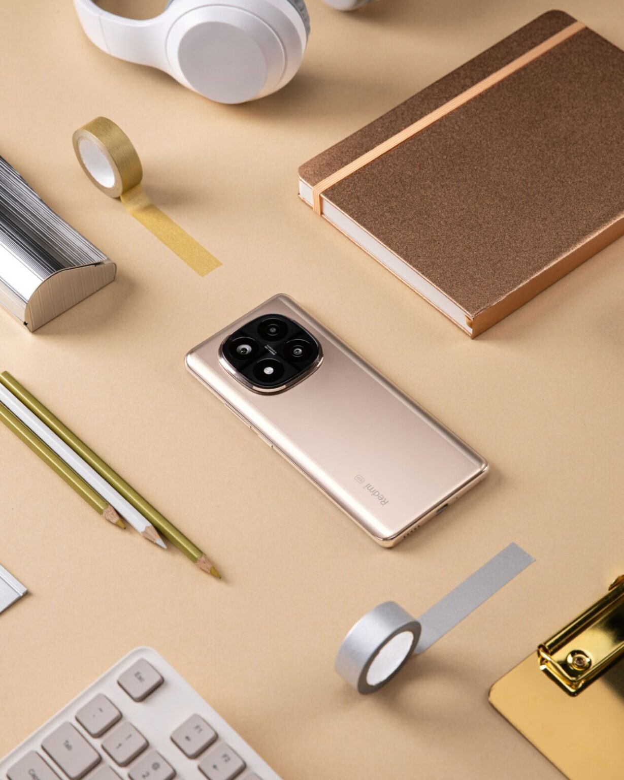 Redmi Note 14 Series chào đón phiên bản màu Vàng Sa Mạc, tiếp tục củng cố vị thế ở phân khúc tầm trung Redmi Note 14 Series chào đón phiên bản màu Vàng Sa Mạc, tiếp tục củng cố vị thế ở phân khúc tầm trung