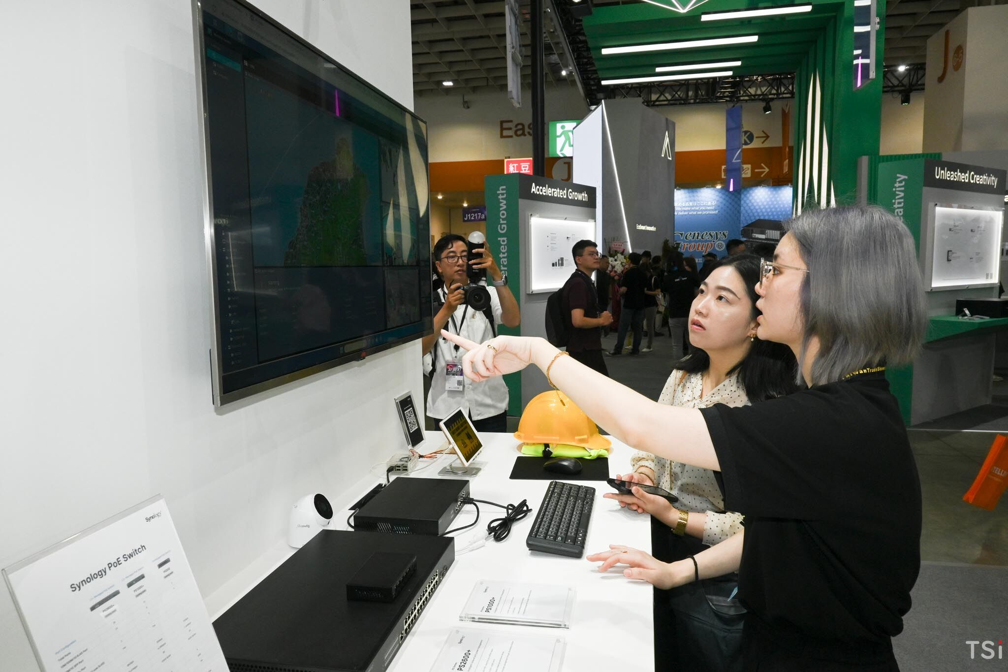 Synology công bố PAS7700 và C2 Surveillance tại Computex 2025 Synology công bố PAS7700 và C2 Surveillance tại Computex 2025