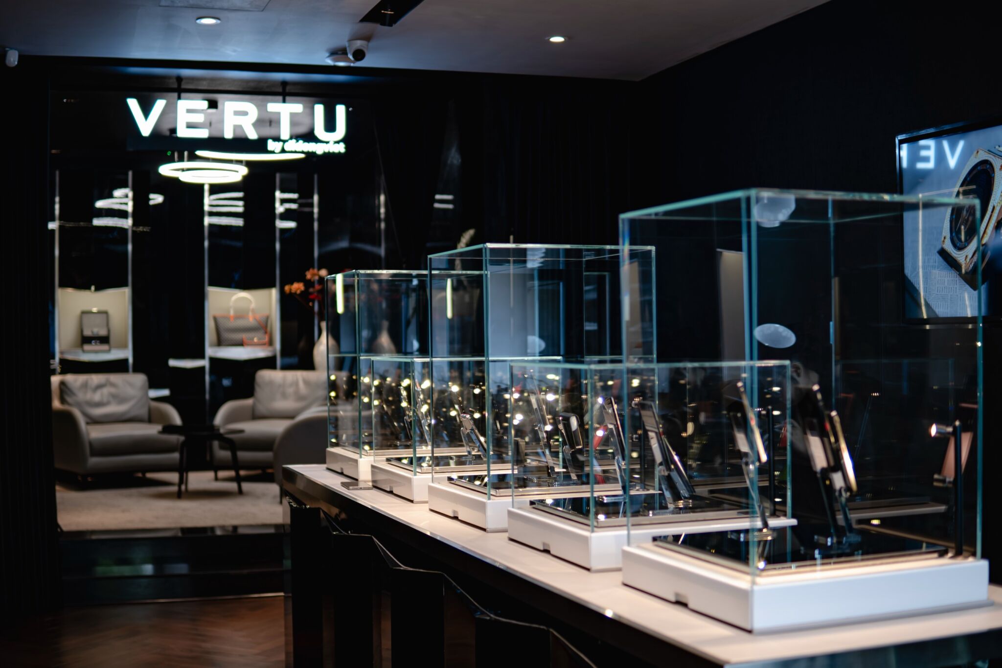 Vertu Việt Nam công bố đại sứ thương hiệu Vertu Việt Nam công bố đại sứ thương hiệu