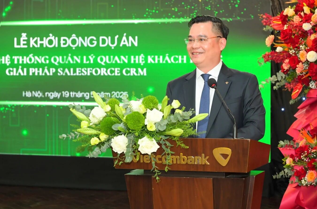 Vietcombank hợp tác Salesforce thúc đẩy đổi mới sáng tạo với khách hàng là trọng tâm Vietcombank hợp tác cùng Salesforce thúc đẩy đổi mới sáng tạo ứng dụng trí tuệ nhân tạo và tăng trưởng với khách hàng là trọng tâm