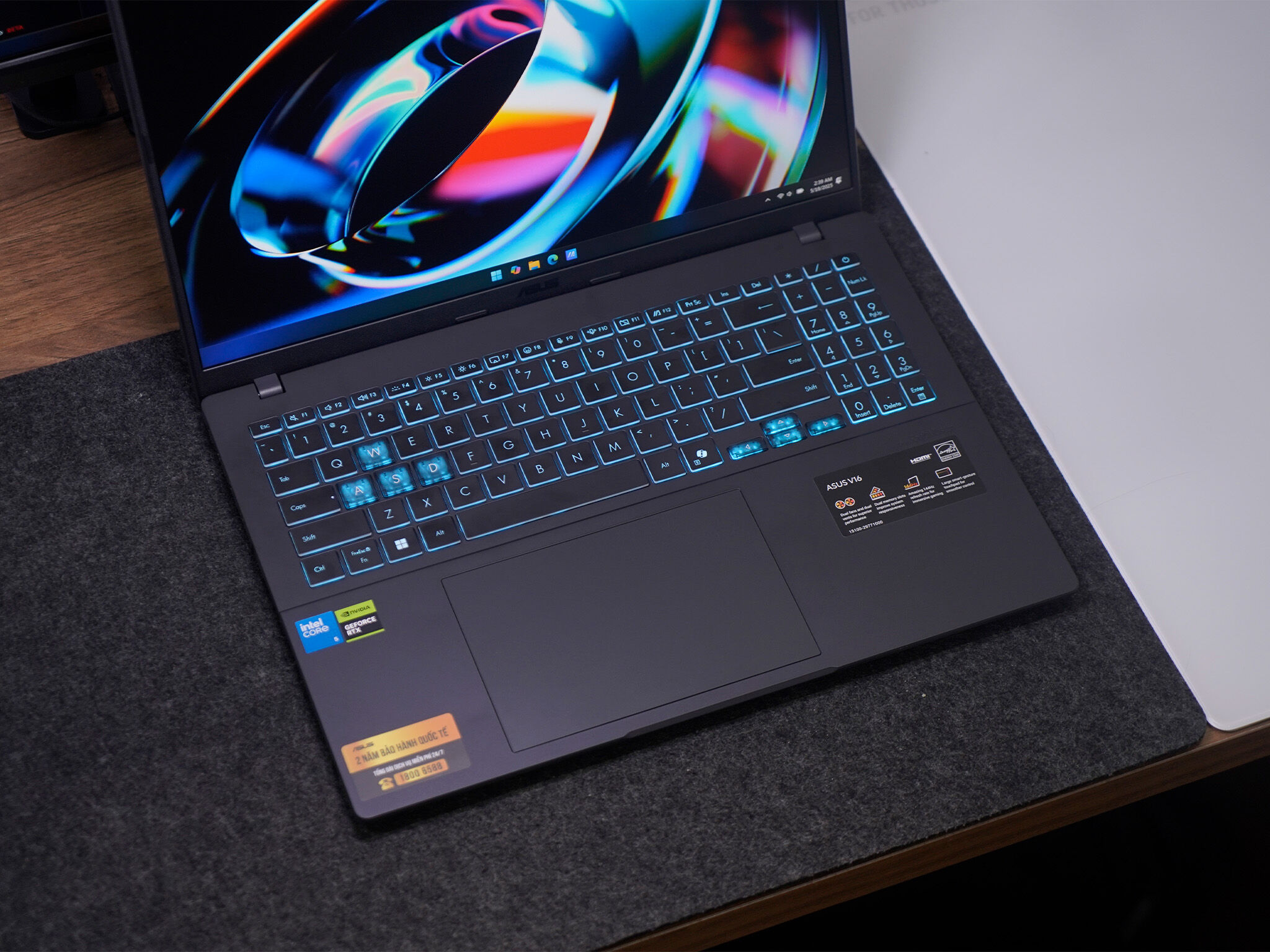 ASUS Gaming V16: Laptop gaming AI mỏng nhẹ mạnh mẽ cho học sinh sinh viên ASUS ra mắt ASUS Gaming V16: Laptop gaming AI mỏng nhẹ mạnh mẽ cho học sinh sinh viên