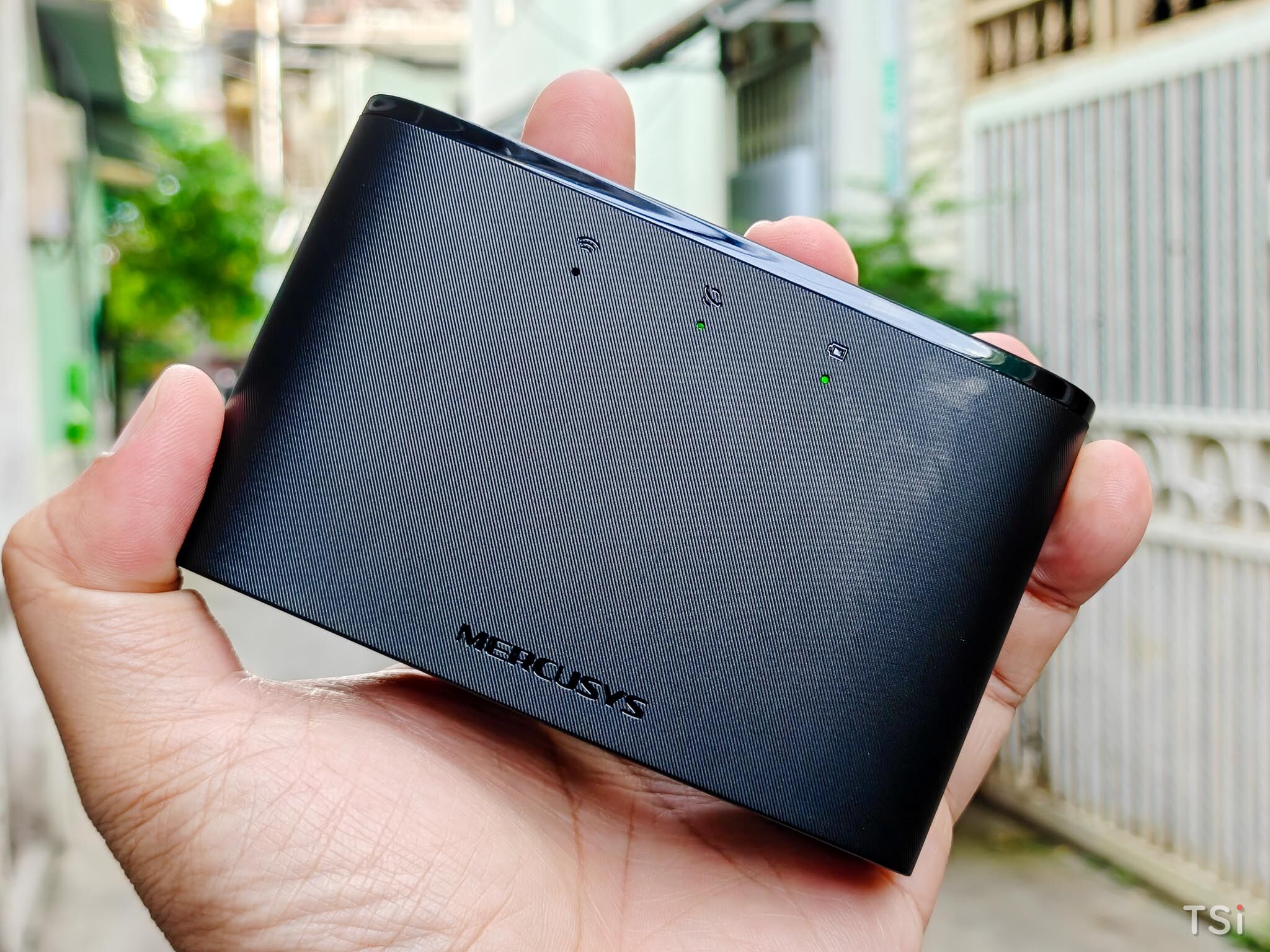 Bộ phát Wi-Fi MERCUSYS MT110: gọn, bền, đáng giá cho người hay di chuyển Bộ phát Wi-Fi MERCUSYS MT110: gọn, bền, đáng giá cho người hay di chuyển