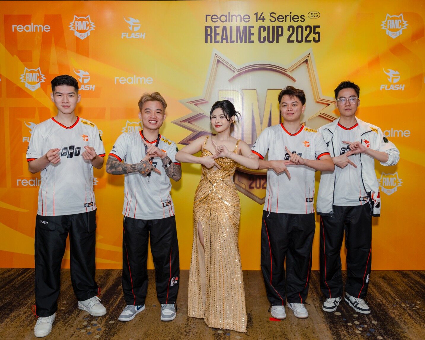 Chung kết realme Cup 2025: Eternity AOV lên ngôi vô địch và hành trình "Make it real" đáng nhớ của cộng đồng esports Việt Nam Chung kết realme Cup 2025: Eternity AOV lên ngôi vô địch và hành trình "Make it real." đáng nhớ của cộng đồng esports Việt Nam