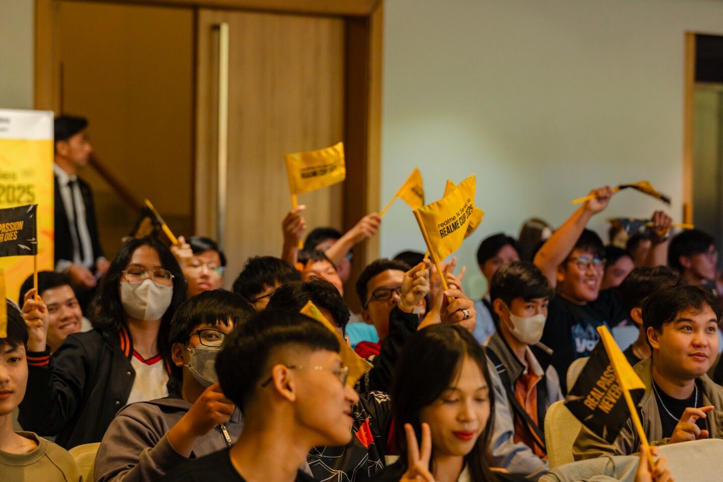 Chung kết realme Cup 2025: Eternity AOV lên ngôi vô địch và hành trình "Make it real" đáng nhớ của cộng đồng esports Việt Nam Chung kết realme Cup 2025: Eternity AOV lên ngôi vô địch và hành trình "Make it real." đáng nhớ của cộng đồng esports Việt Nam