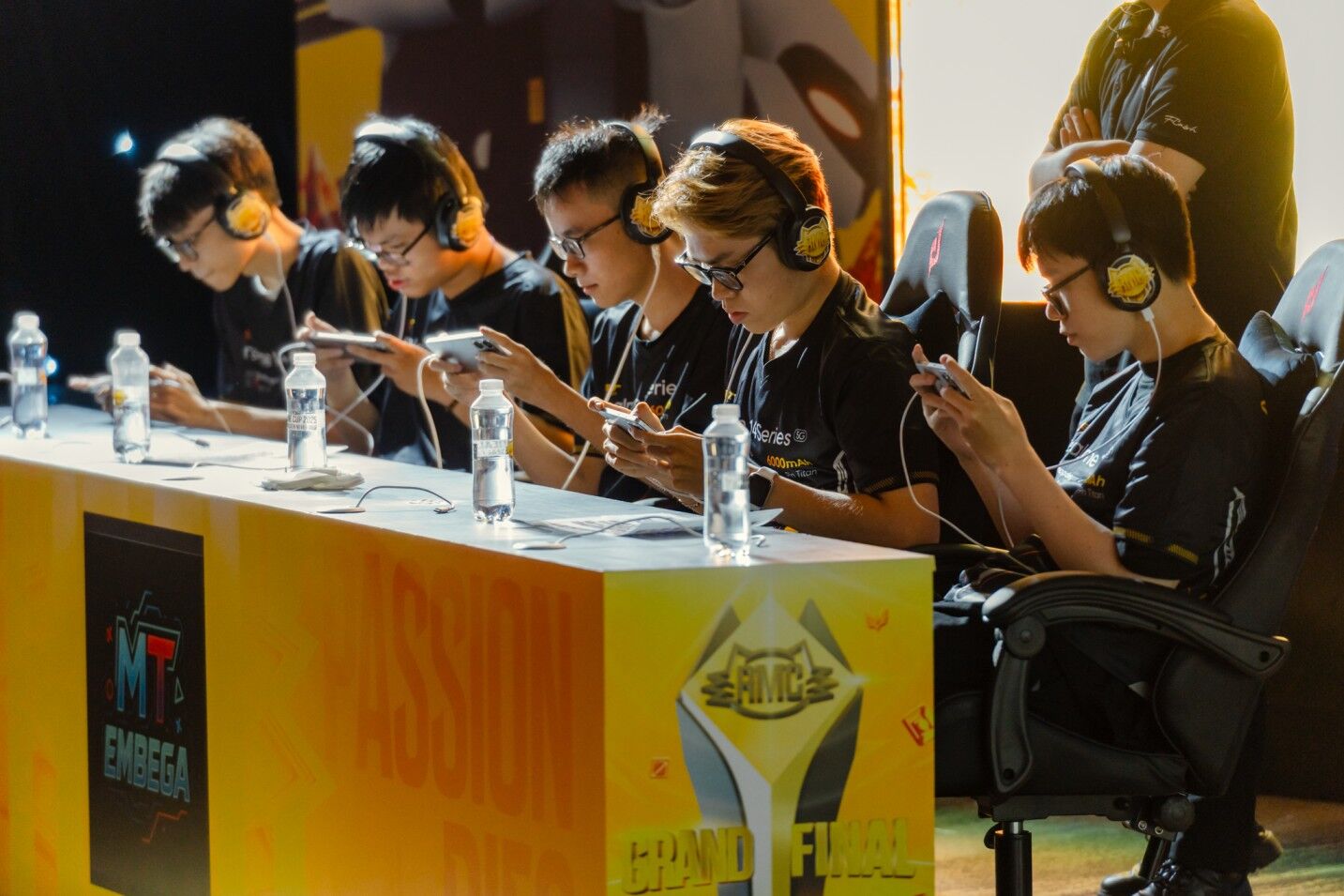 Chung kết realme Cup 2025: Eternity AOV lên ngôi vô địch và hành trình "Make it real" đáng nhớ của cộng đồng esports Việt Nam Chung kết realme Cup 2025: Eternity AOV lên ngôi vô địch và hành trình "Make it real." đáng nhớ của cộng đồng esports Việt Nam