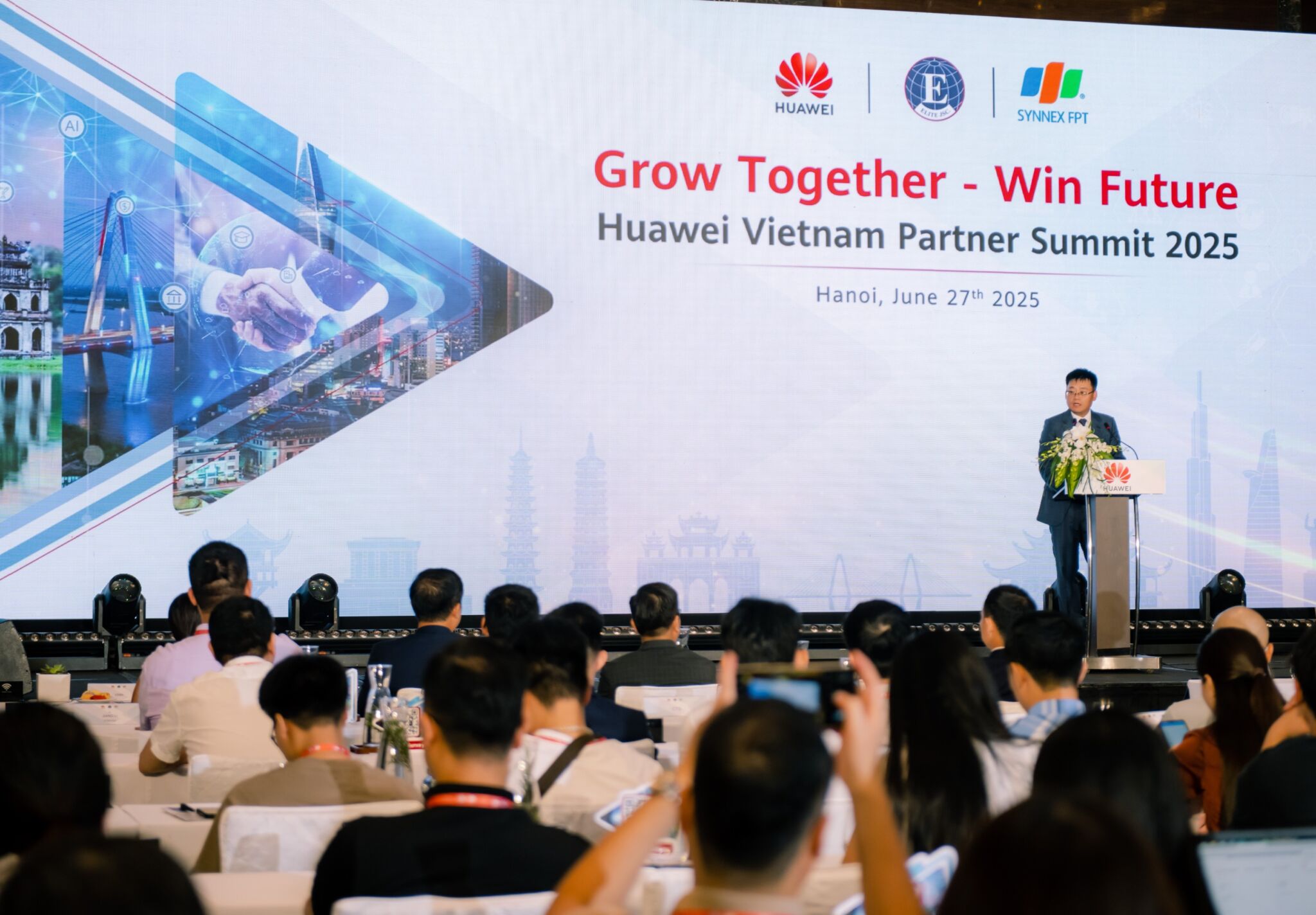 Huawei cùng các đối tác khám phá các cơ hội tăng trưởng mới trong đa ngành công nghiệp tại Hội nghị Huawei Vietnam Partner Summit 2025 Huawei cùng các đối tác khám phá các cơ hội tăng trưởng mới trong đa ngành công nghiệp tại Hội nghị Huawei Vietnam Partner Summit 2025