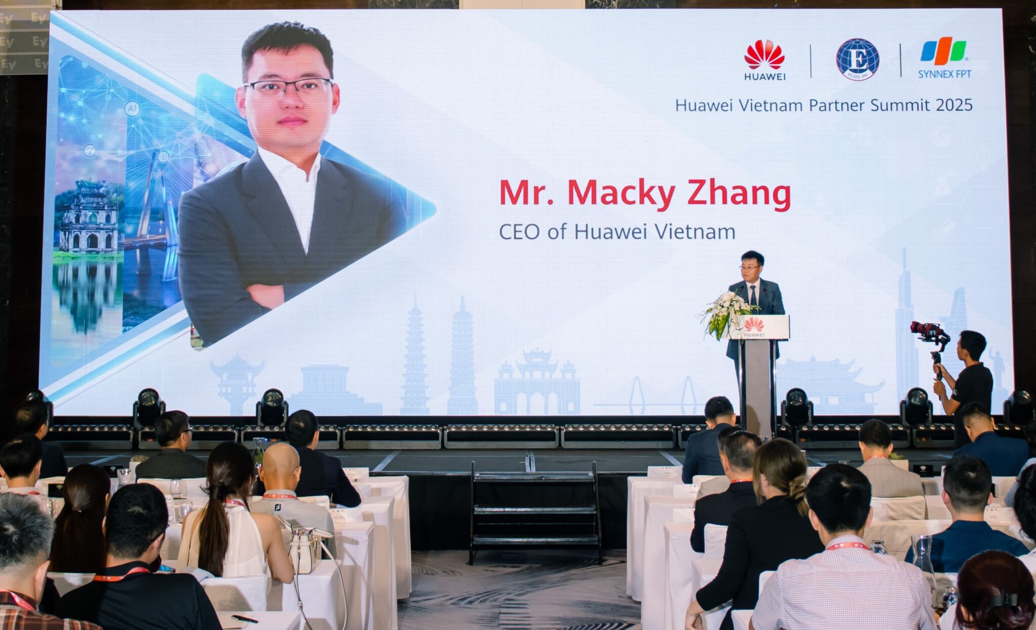 Huawei cùng các đối tác khám phá các cơ hội tăng trưởng mới trong đa ngành công nghiệp tại Hội nghị Huawei Vietnam Partner Summit 2025 Huawei cùng các đối tác khám phá các cơ hội tăng trưởng mới trong đa ngành công nghiệp tại Hội nghị Huawei Vietnam Partner Summit 2025
