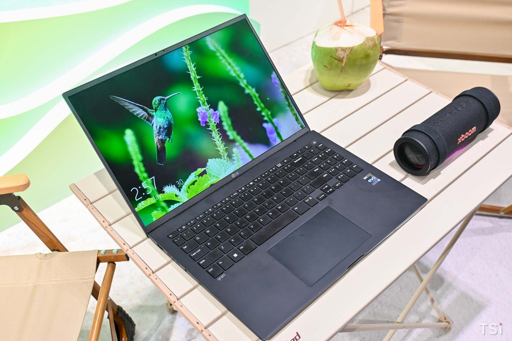 LG khởi động kỷ nguyên “Hybrid AI” với laptop LG gram AI 2025 siêu mỏng nhẹ, hiệu suất cao LG Electronics Việt Nam giới thiệu thế hệ laptop LG gram AI 2025