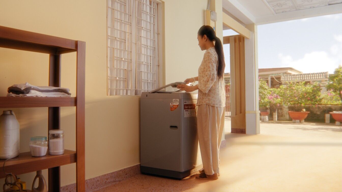 LG ra mắt brand film “Thấu cảm chạm Thương yêu” kỷ niệm 30 năm đồng hành cùng người việt