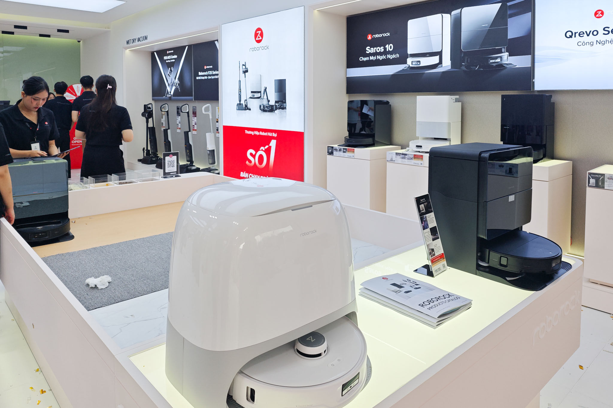 Khai trương cửa hàng Roborock Flagship Store tại TPHCM