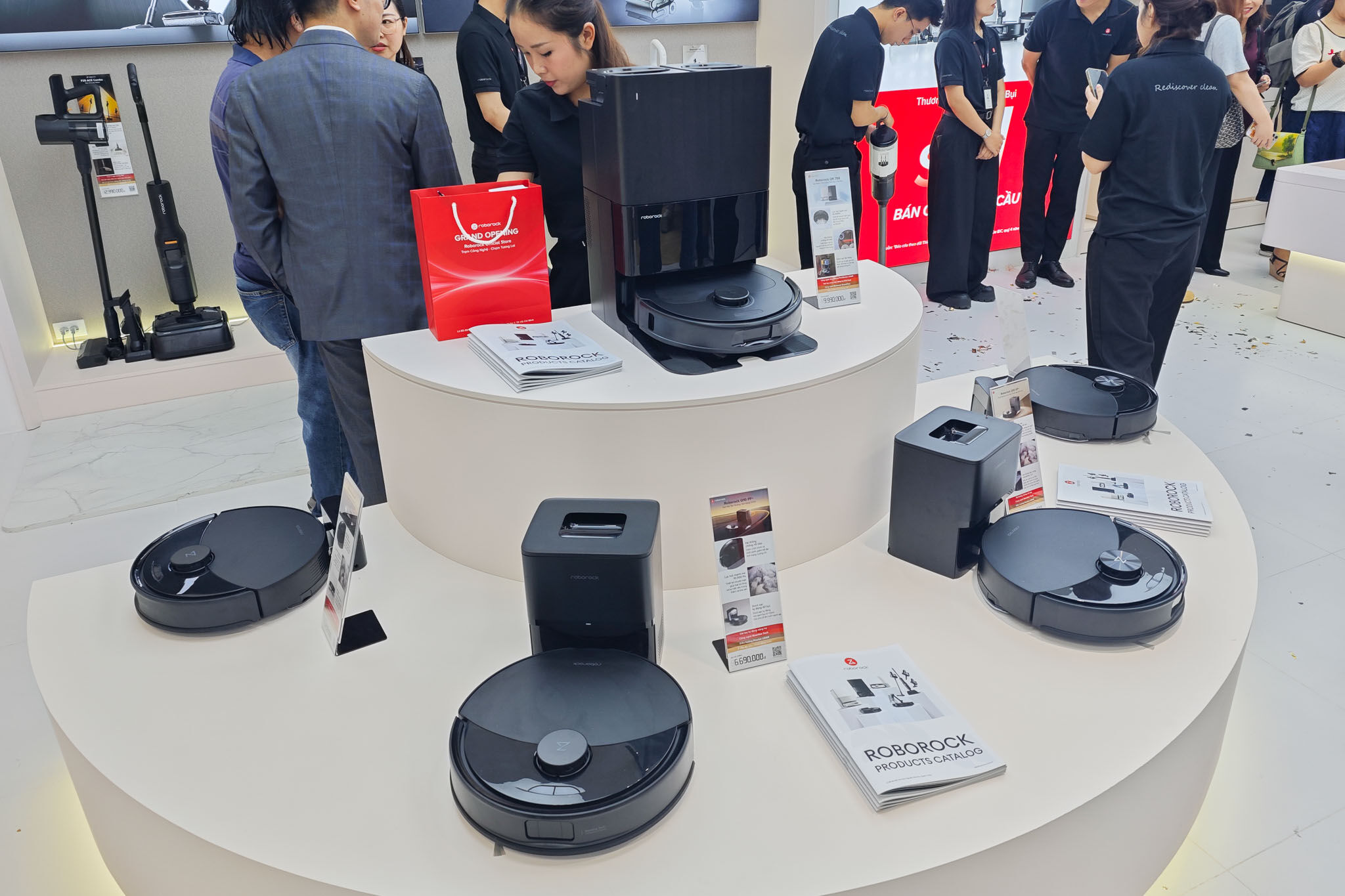 Khai trương cửa hàng Roborock Flagship Store tại TPHCM