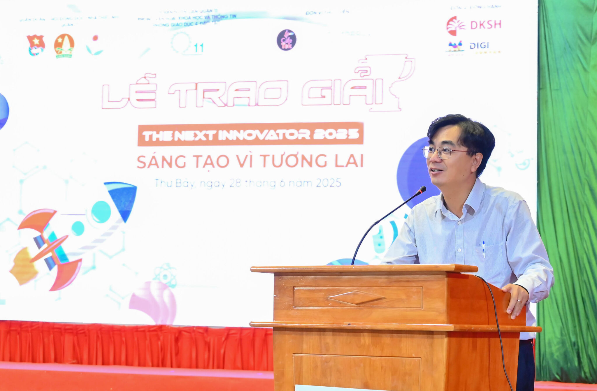 Cuộc thi “Sáng tạo vì Tương Lai 2025 - THE NEXT INNOVATOR 2025” chính thức khép lại với màn tranh tài bùng nổ của các nhà khoa học nhí Cuộc thi “Sáng tạo vì Tương Lai 2025 - THE NEXT INNOVATOR 2025” chính thức khép lại với màn tranh tài bùng nổ của các nhà khoa học nhí