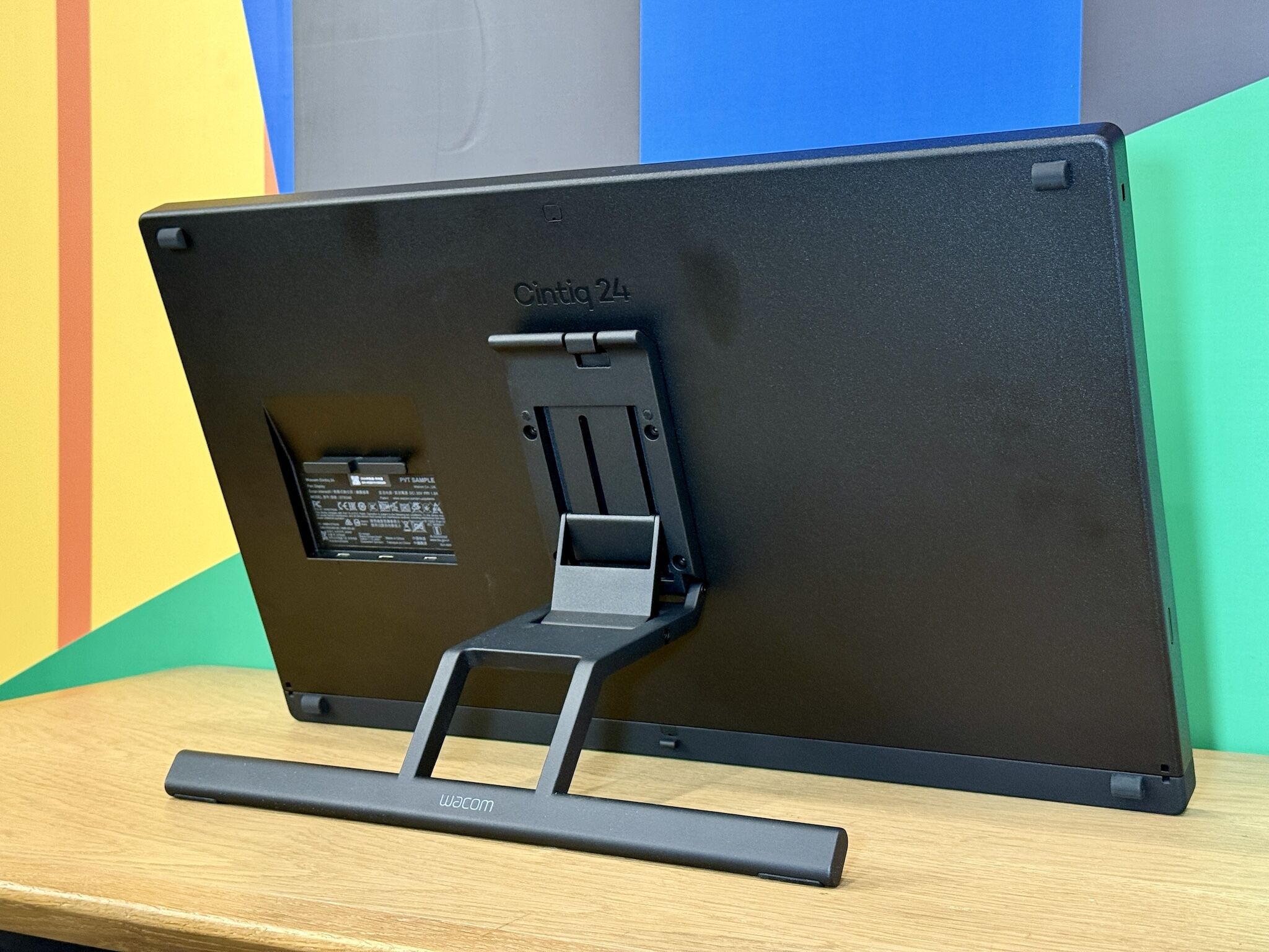 Wacom trình làng 3 phiên bản Cintiq mới dành cho các họa sĩ chuyên nghiệp Wacom trình làng 3 phiên bản Cintiq mới dành cho các họa sĩ chuyên nghiệp