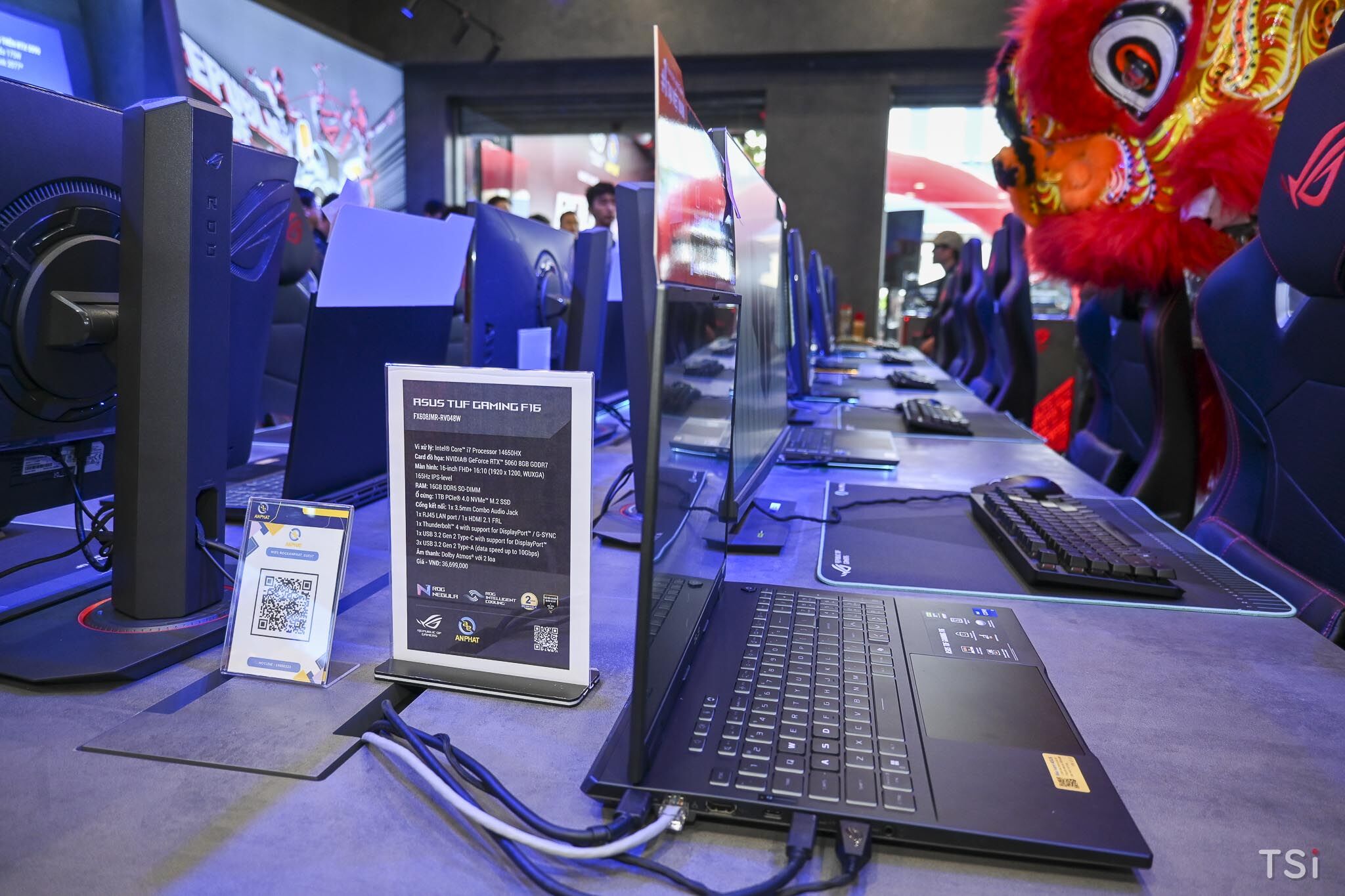 ASUS Republic of Gamers chính thức khai trương ROG Exclusive Store đầu tiên tại Việt Nam ASUS Republic of Gamers chính thức khai trương ROG Exclusive Store đầu tiên tại Việt Nam