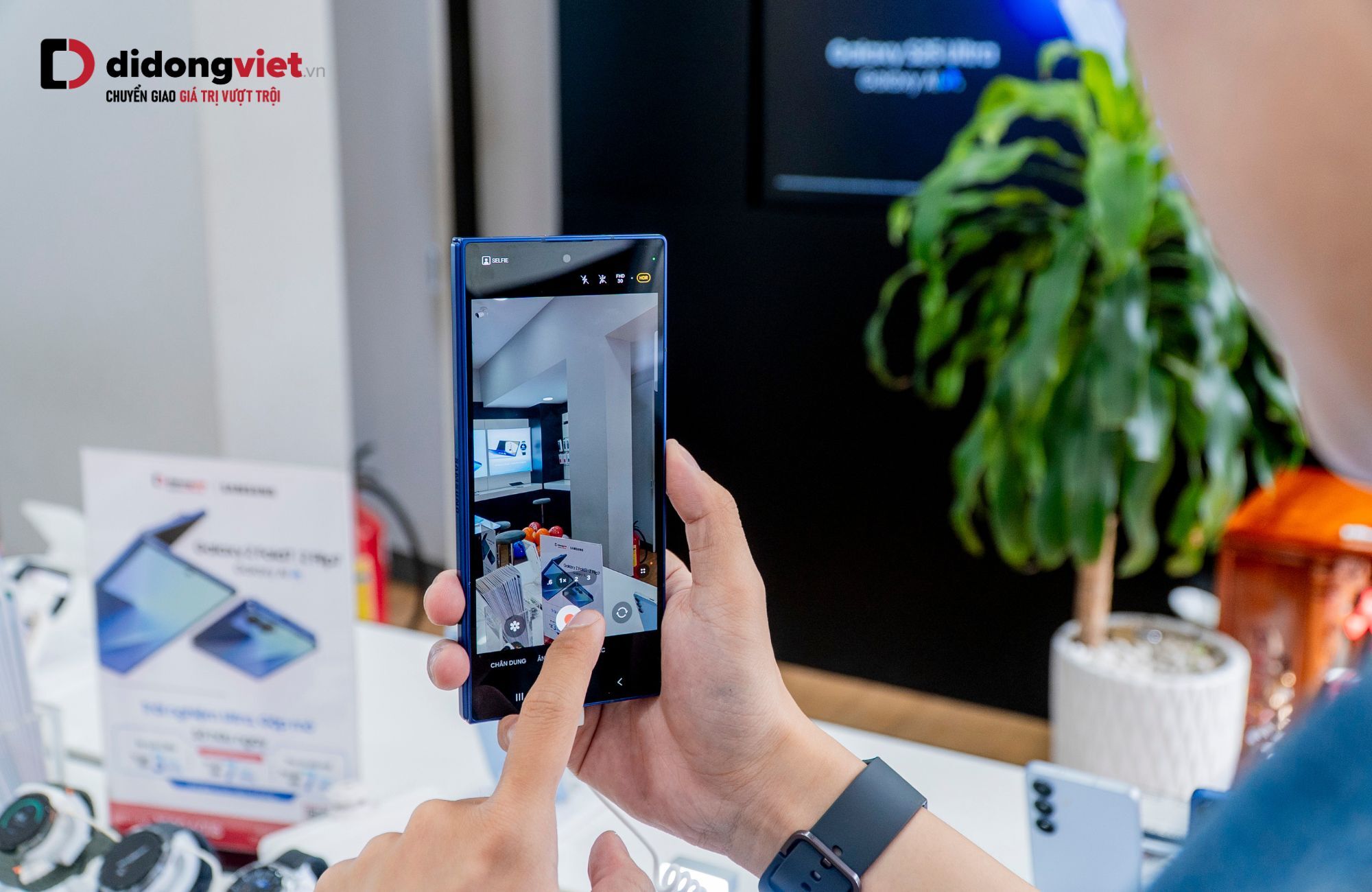 Galaxy Z Fold7 chiếm ưu thế trong tuần đầu tiên mở đặt trước tại thị trường Việt Nam Galaxy Z Fold7 chiếm ưu thế trong tuần đầu tiên mở đặt trước tại thị trường Việt Nam