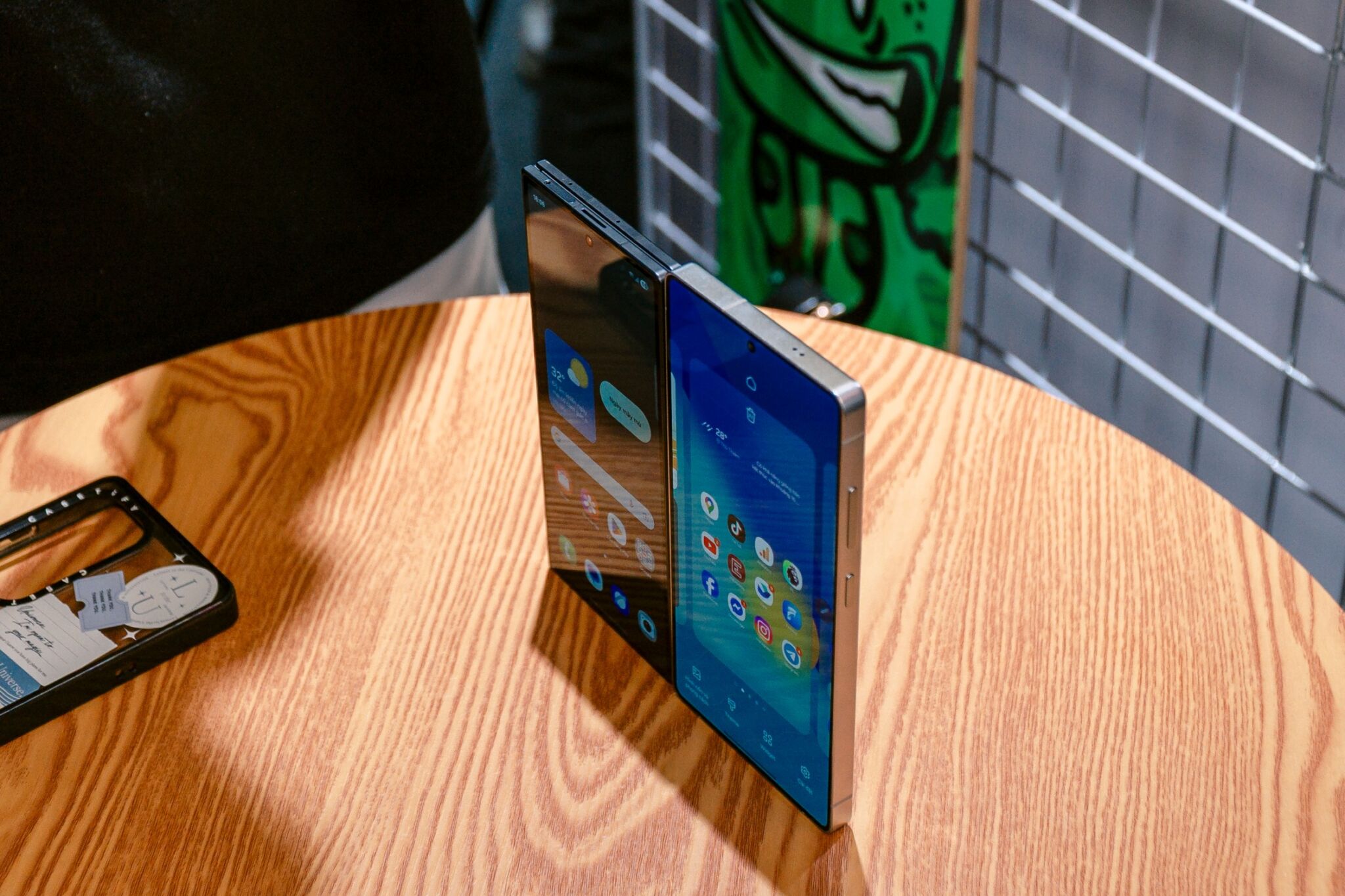 Đặt trước Galaxy Z Fold7 | Z Flip7 tại Di Động Việt: “Lật gập trúng quà” với tổng giá trị giải thưởng đến 100 triệu đồng Đặt trước Galaxy Z Fold7 | Z Flip7 tại Di Động Việt: “Lật gập trúng quà” với tổng giá trị giải thưởng đến 100 triệu đồng