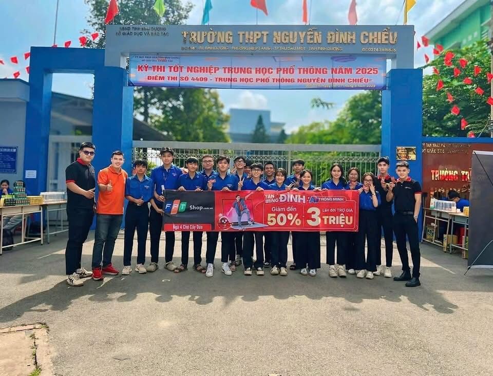 Mạng di động FPT trao học bổng có tổng giá trị đến 480 triệu đồng Mạng di động FPT trao học bổng có tổng giá trị đến 480 triệu đồng