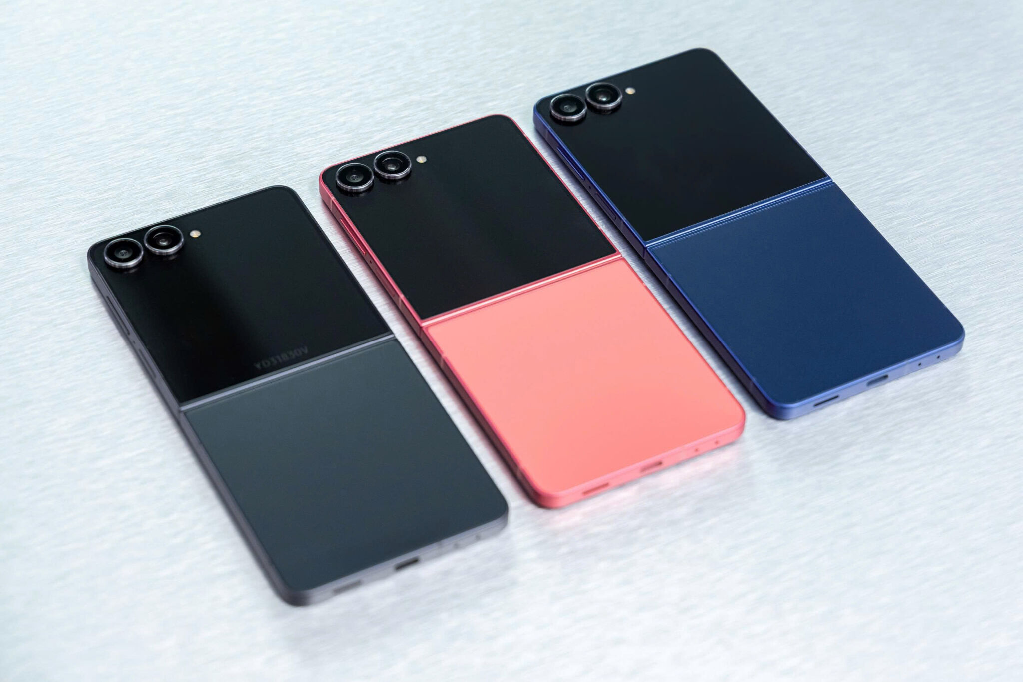 Samsung Galaxy Z Flip7 Series giá từ 23 triệu đồng Samsung Galaxy Z Flip7: Siêu phẩm AI nhỏ gọn với màn hình FlexWindow tràn viền thế hệ mới