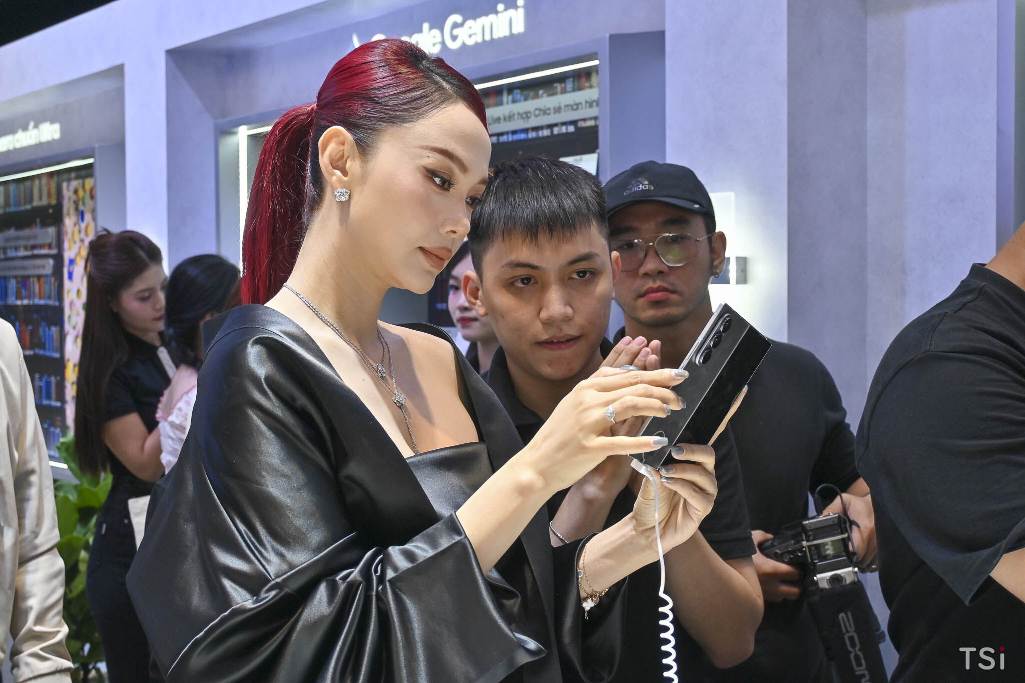 Samsung Galaxy Z Fold7 ra mắt, giá từ 47 triệu đồng Samsung Galaxy Z Fold7 ra mắt, giá từ 47 triệu đồng