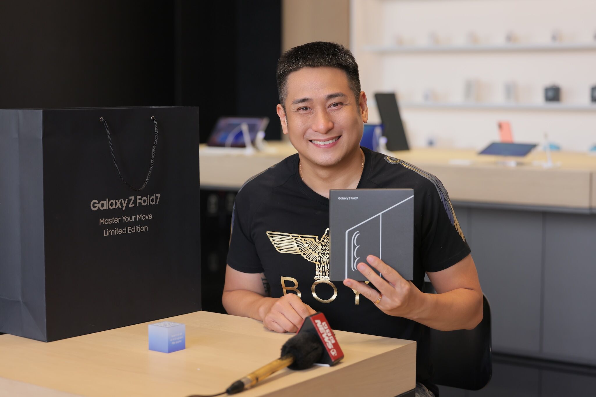 Galaxy Z Fold7 và Flip7 tiếp tục dẫn dắt phân khúc smartphone cao cấp Galaxy Z Fold7 và Flip7 tiếp tục dẫn dắt phân khúc smartphone cao cấp