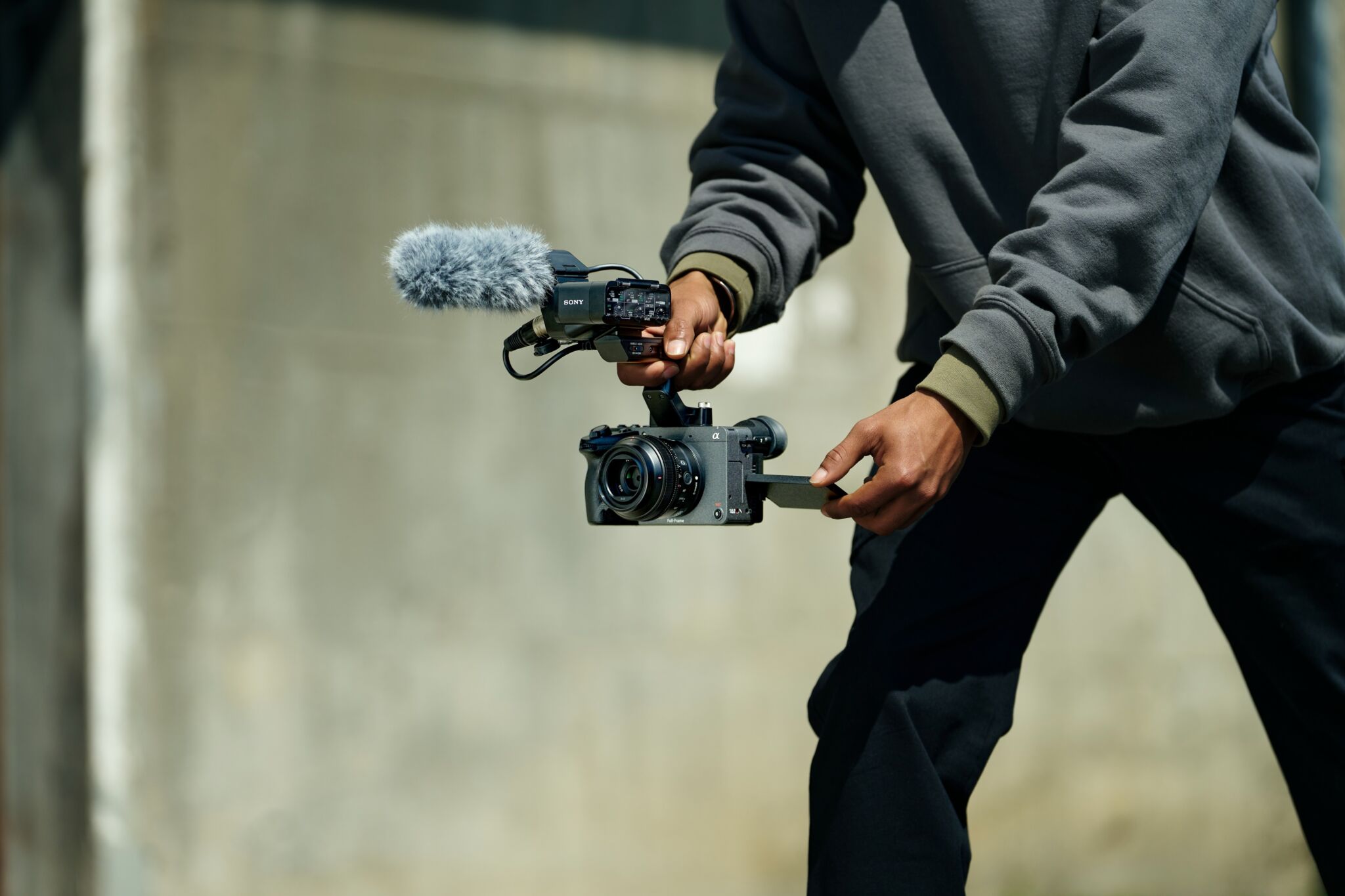 Sony ra mắt máy quay Cinema Line FX2 nhỏ gọn và mạnh mẽ Sony ra mắt máy quay Cinema Line FX2 nhỏ gọn và mạnh mẽ