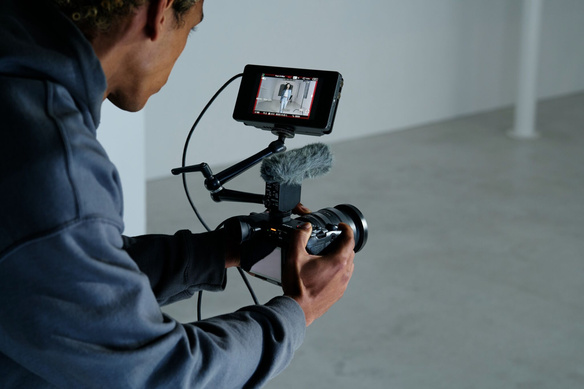 Sony ra mắt máy quay Cinema Line FX2 nhỏ gọn và mạnh mẽ Sony ra mắt máy quay Cinema Line FX2 nhỏ gọn và mạnh mẽ