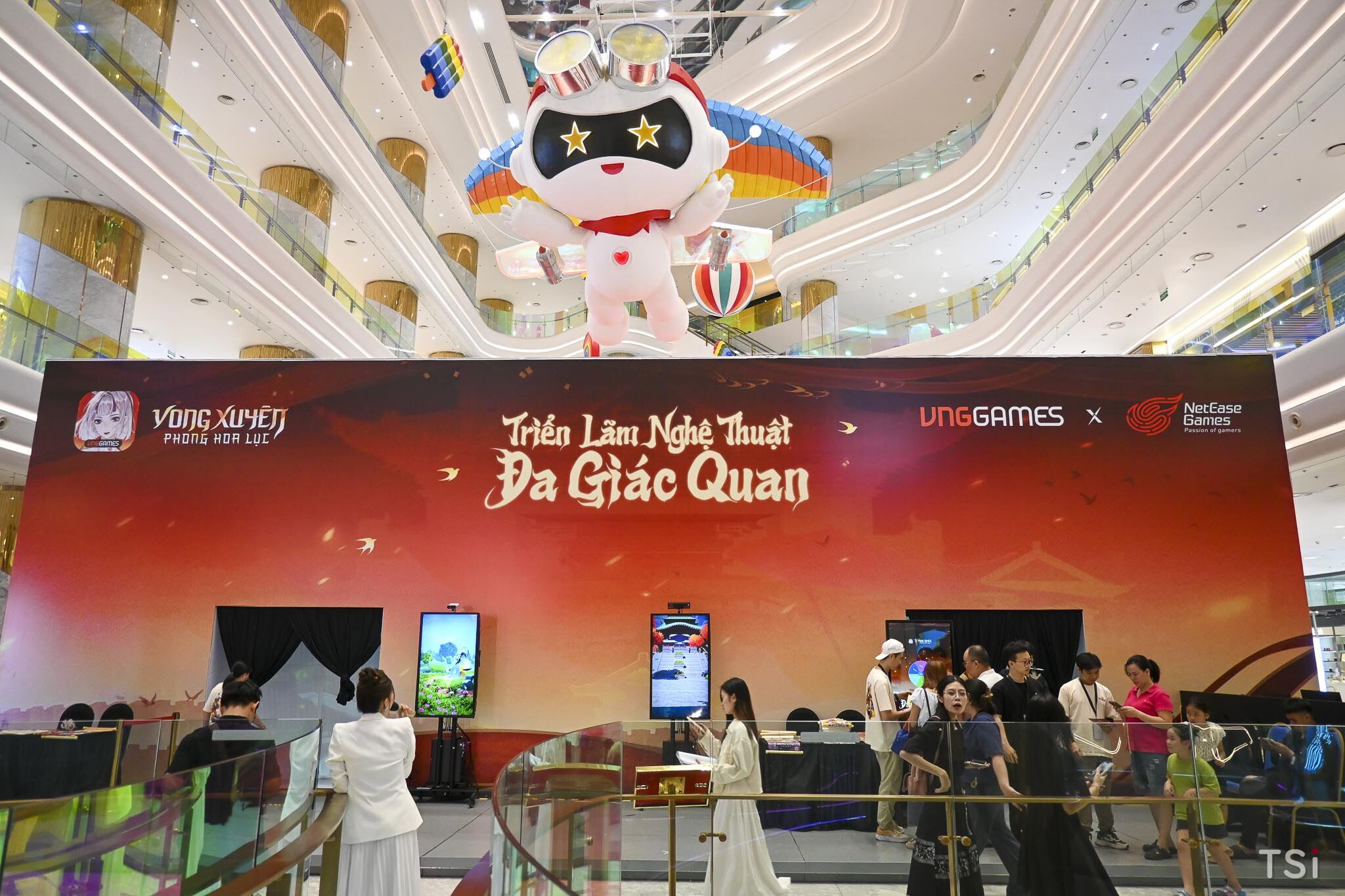 Vong Xuyên Phong Hoa Lục công bố sản phẩm với hành trình đa giác quan tạo ấn tượng độc đáo